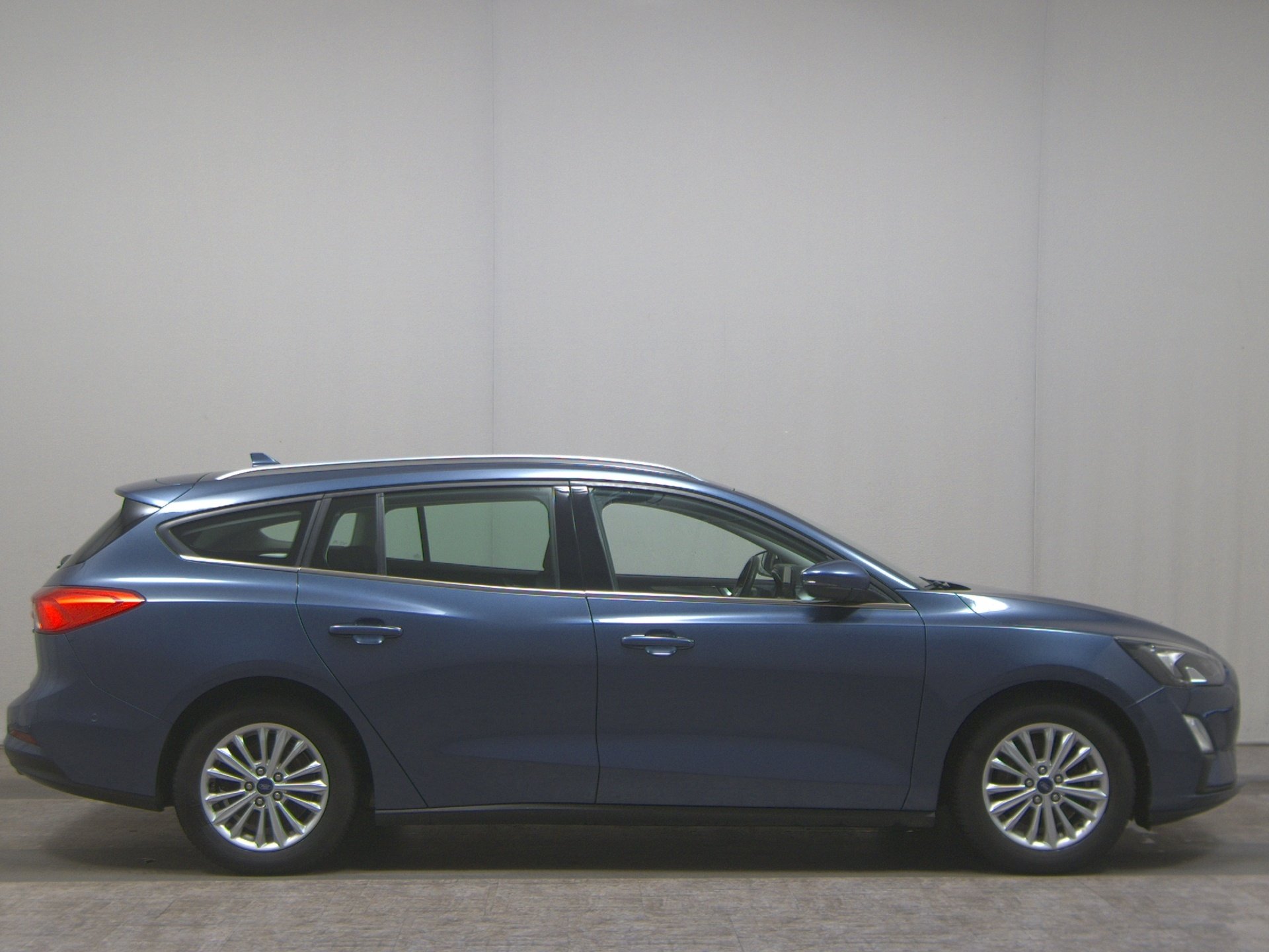 Ford Focus Turnier 1.0 EB Titanium Navi LED RFK