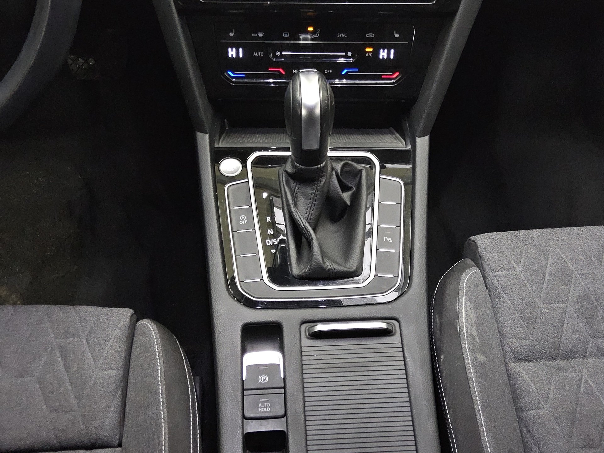 Volkswagen Passat Var. 2.0 TDI Business Navi RfK LED ACC 6