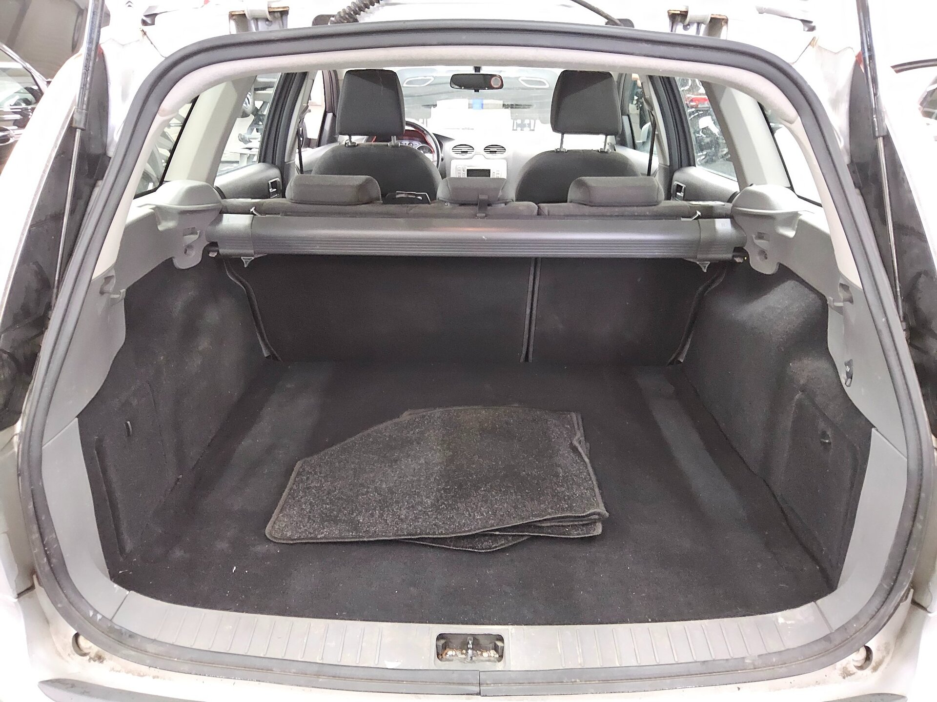 Ford Focus Turnier 1.6 TDCi Style Klima AHK Navi BT 11