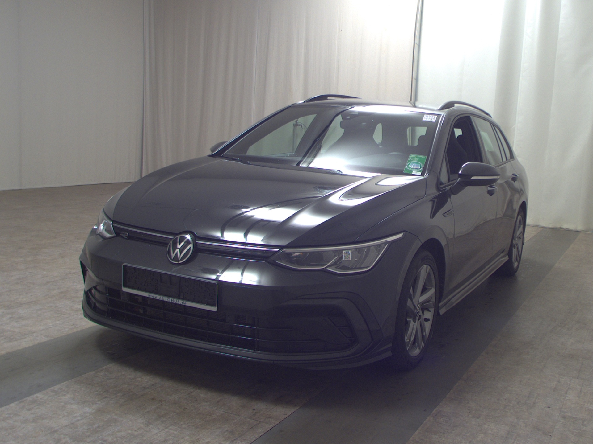 Volkswagen Golf-8 Var. 2.0 TDI R-Line Navi LED DC AHK ACC 2