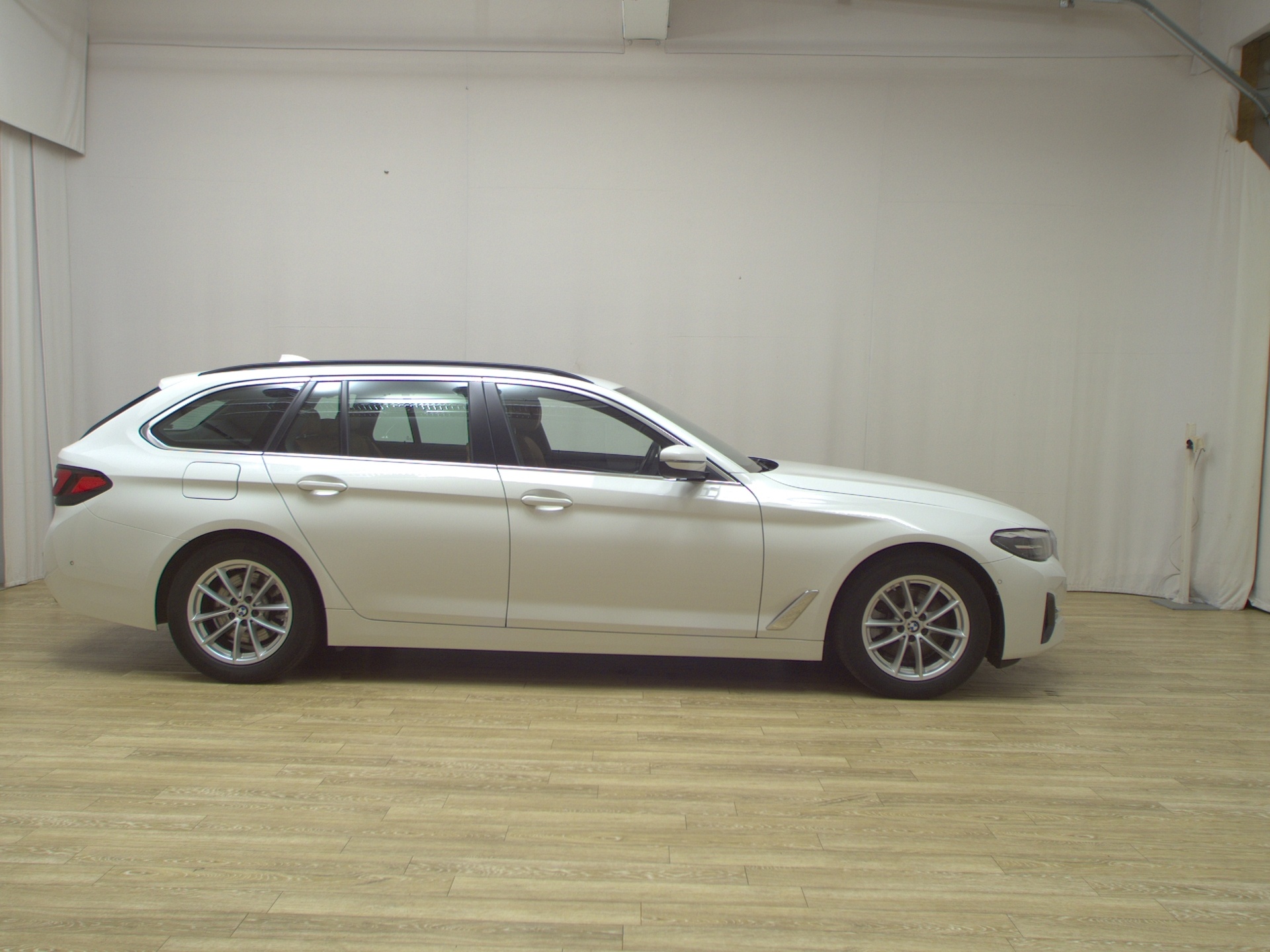 BMW 520dA Touring Navi LED LC-Pro Leder RfK Shz