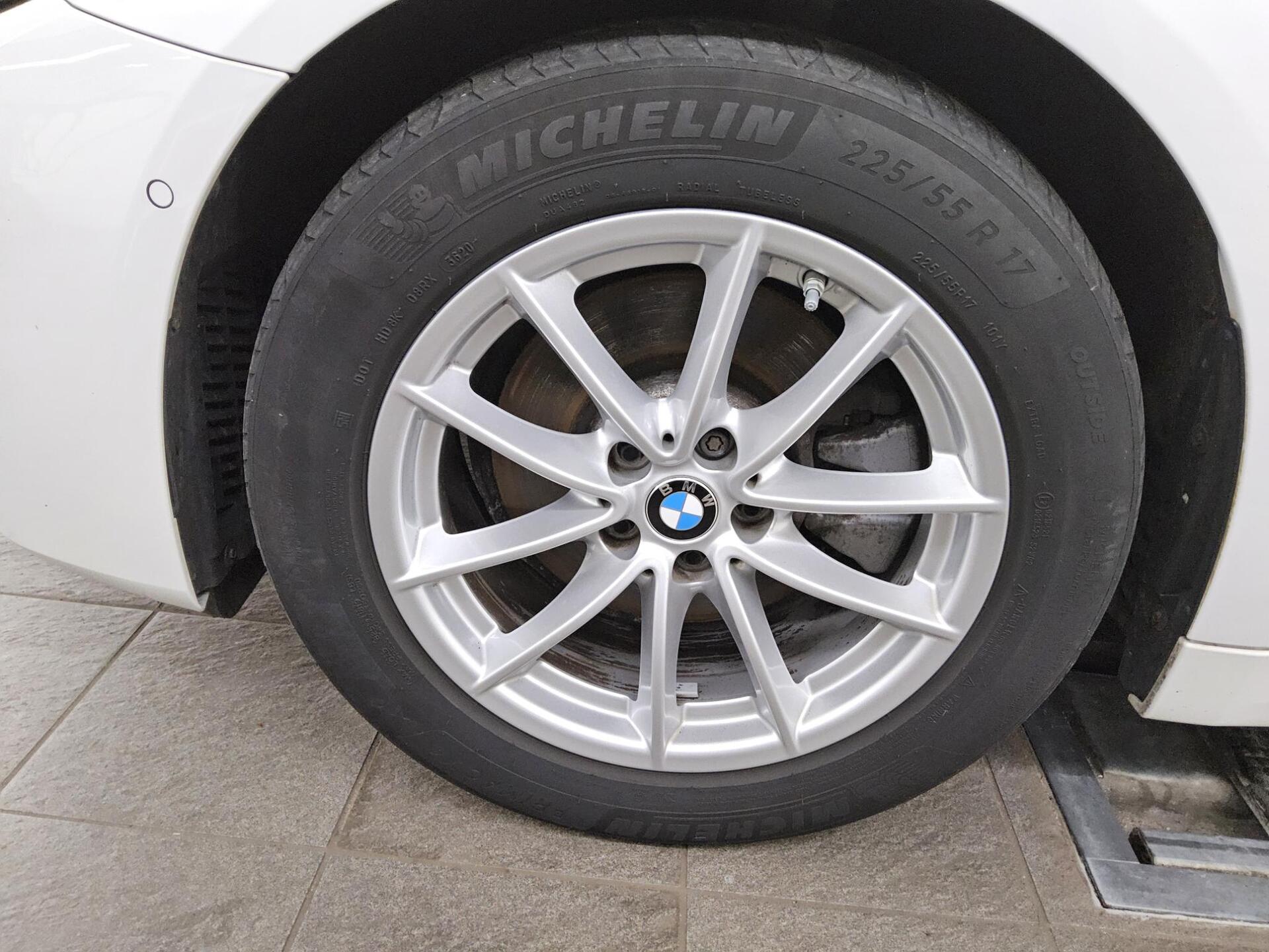 BMW 520dA Touring Navi LED LC-Pro Leder RfK Shz 11