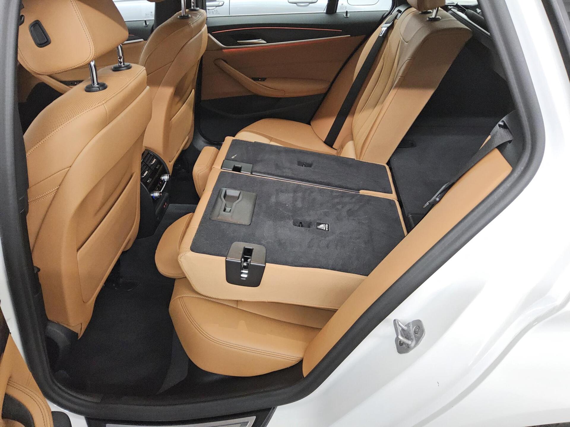 BMW 520dA Touring Navi LED LC-Pro Leder RfK Shz 13