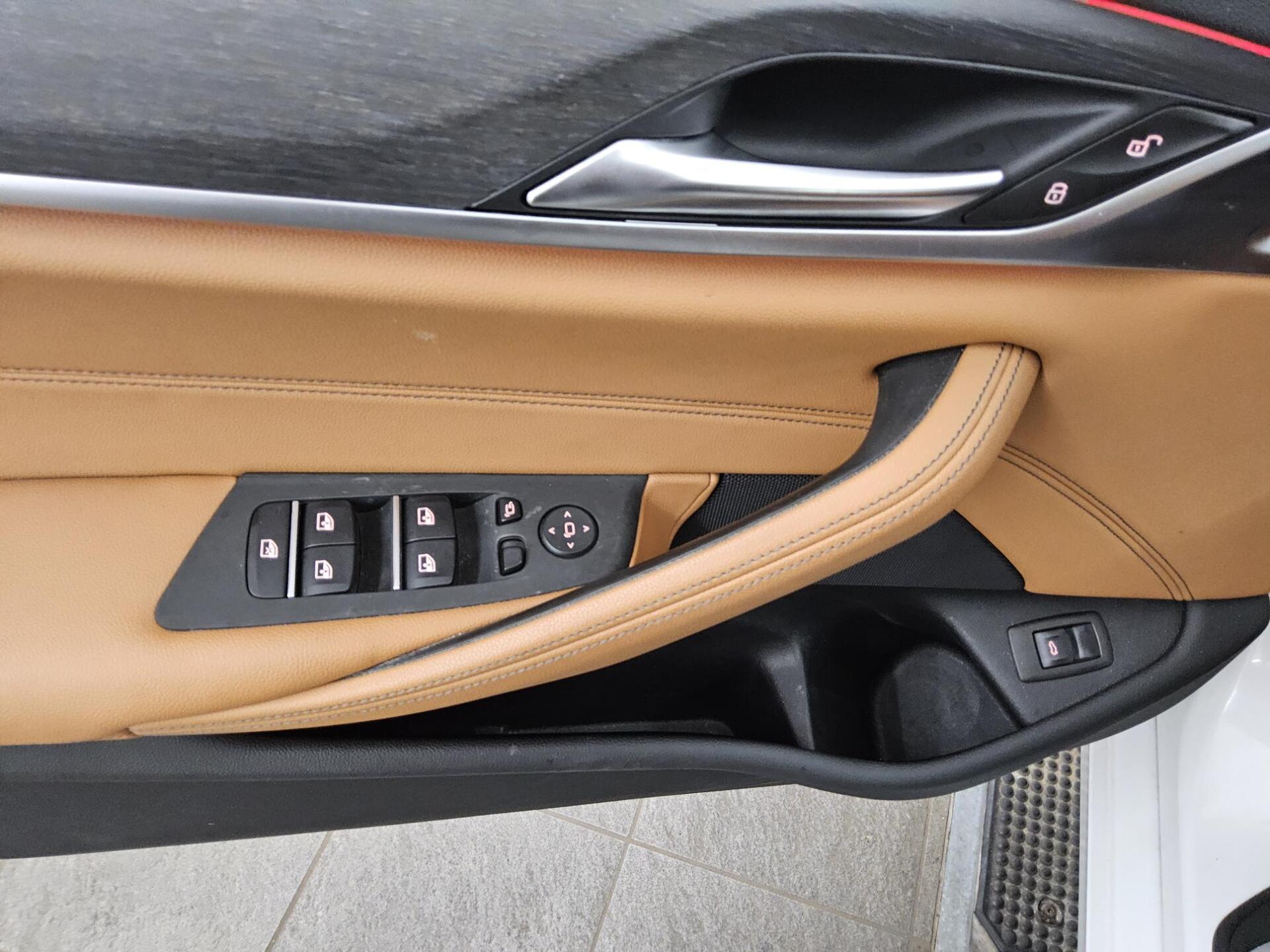 BMW 520dA Touring Navi LED LC-Pro Leder RfK Shz 10