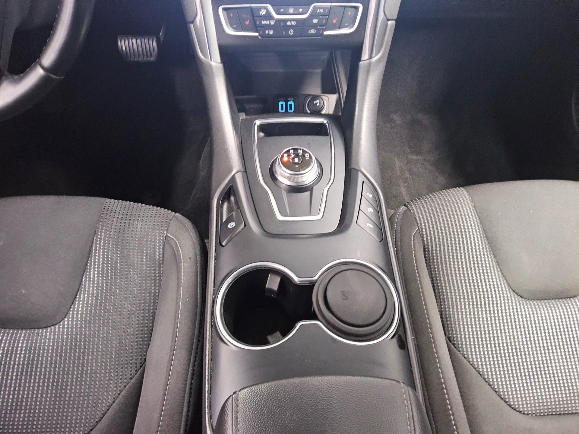 Ford Mondeo Turnier 2.0 EB Titanium Navi ACC RfK PDC 6