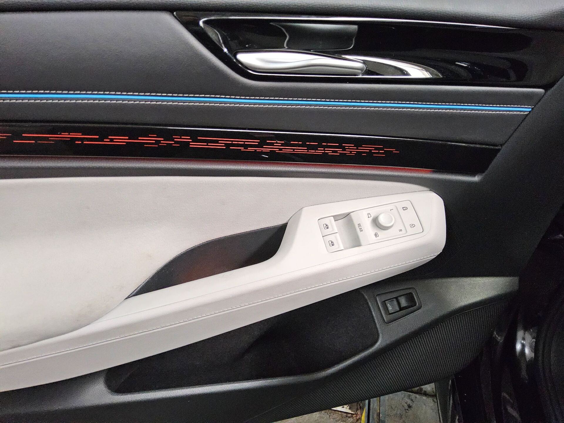 Volkswagen ID.7 Pro Navi LED Pano HuD 360° H-K ACC 4xShz 10