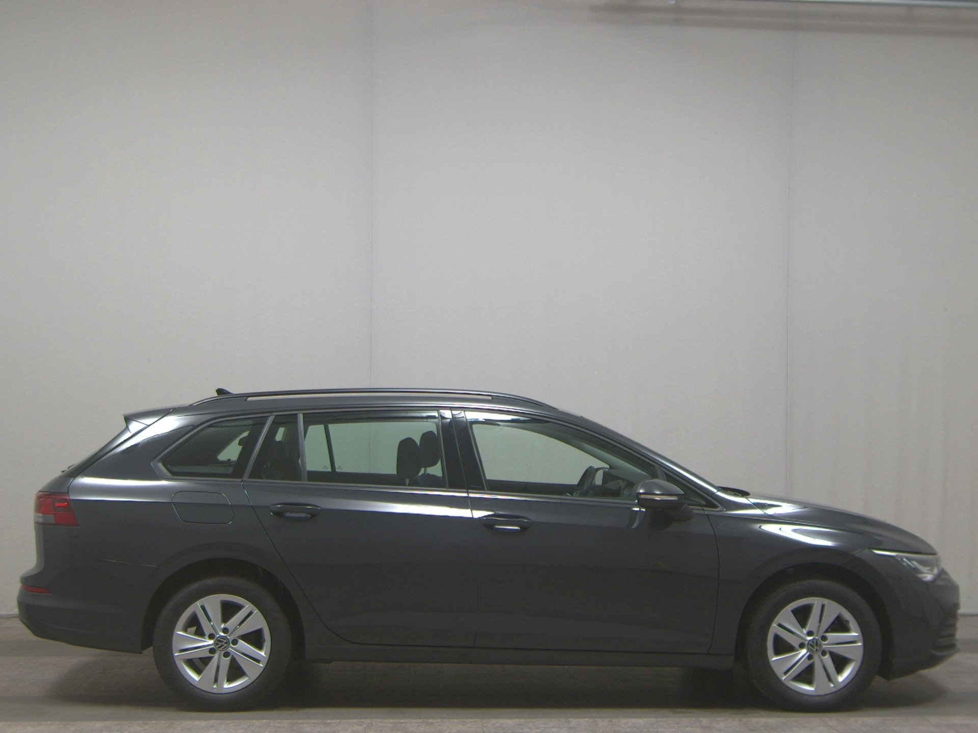 Volkswagen Golf-8 Var. 1.0 eTSI Life Navi LED DC ACC SHZ
