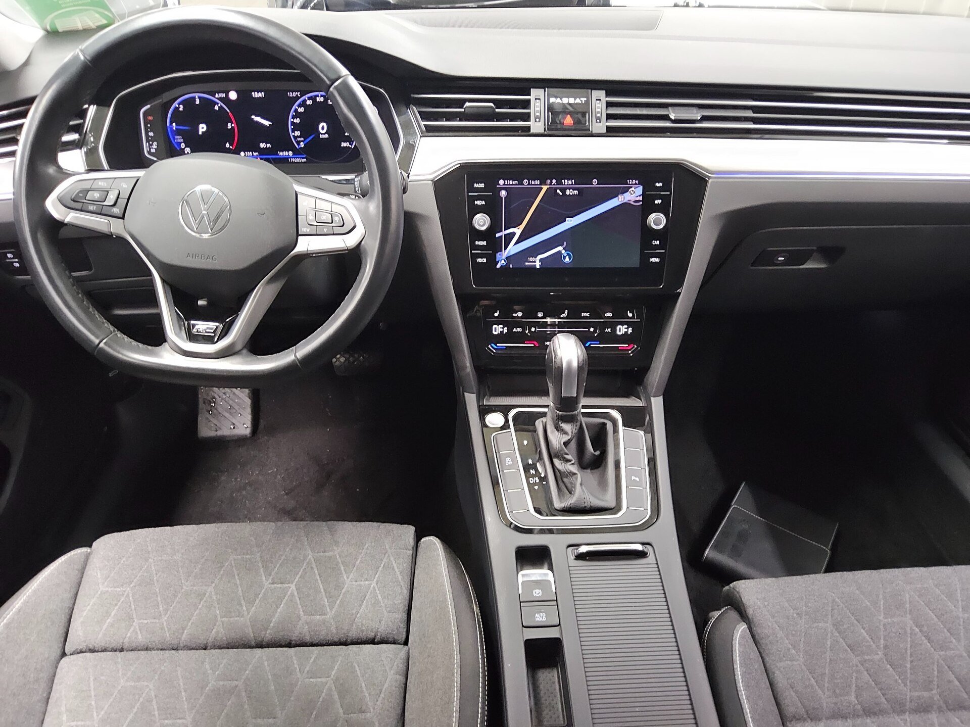 Volkswagen Passat Var. 2.0 TDI R-Line Navi LED AID RFK 5