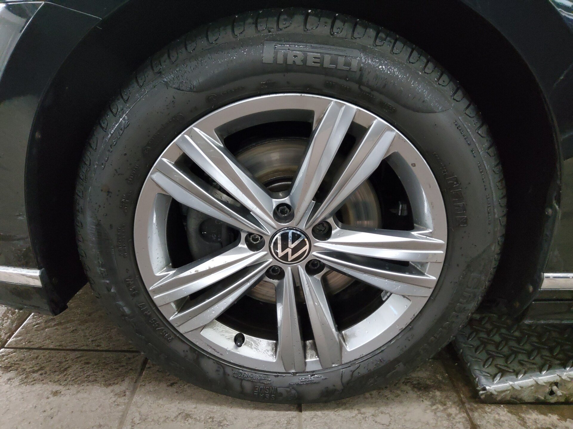 Volkswagen Passat Var. 2.0 TDI R-Line T-Leder Navi LED AHK 10