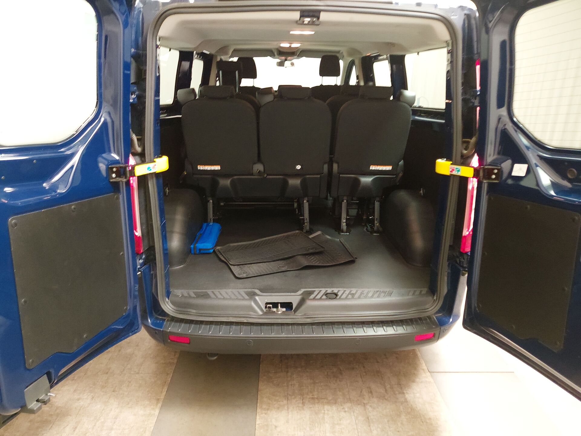 Ford Transit Custom 2.0 TDCi Trend L2 8-Sitze Nav PDC 19