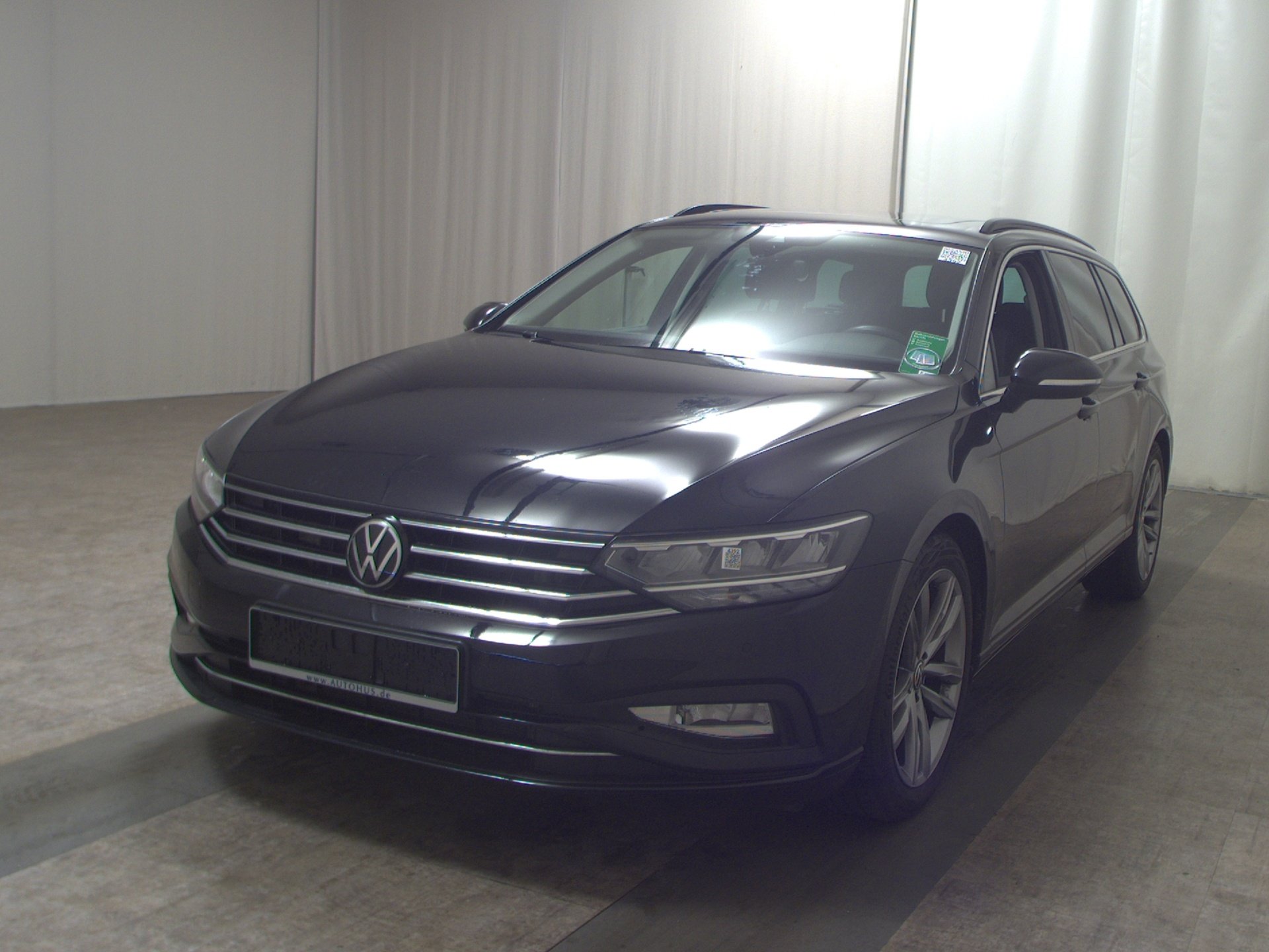 Volkswagen Passat Var. 2.0 TDI 4M Business Navi LED Pano 2