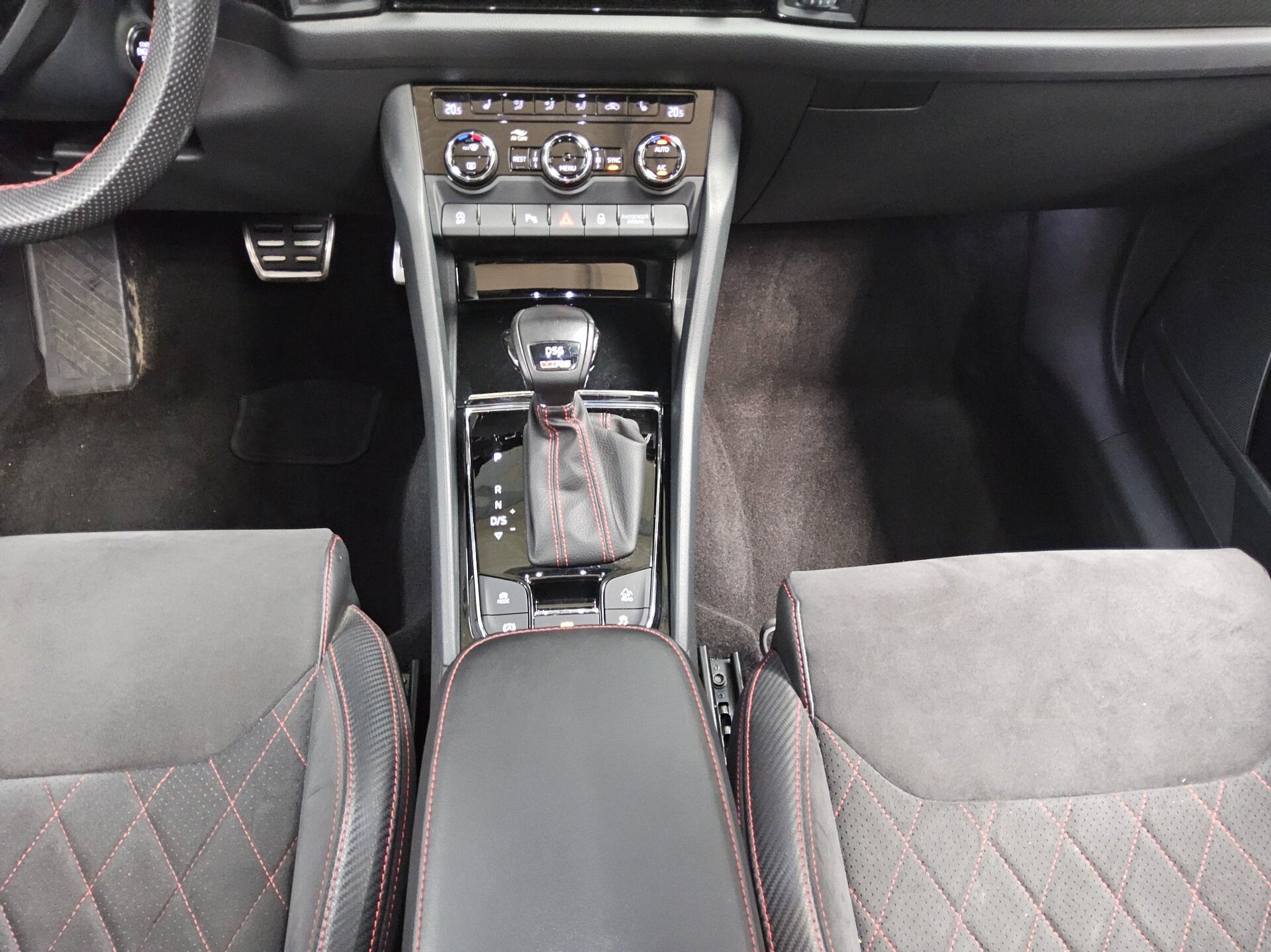 Skoda Kodiaq 2.0 TDI 4x4 RS 7-Sitze Navi LED vc Pano 6
