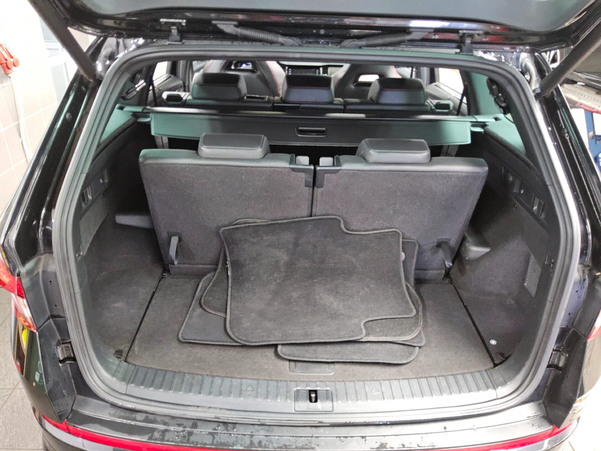 Skoda Kodiaq 2.0 TDI 4x4 RS 7-Sitze Navi LED vc Pano 13