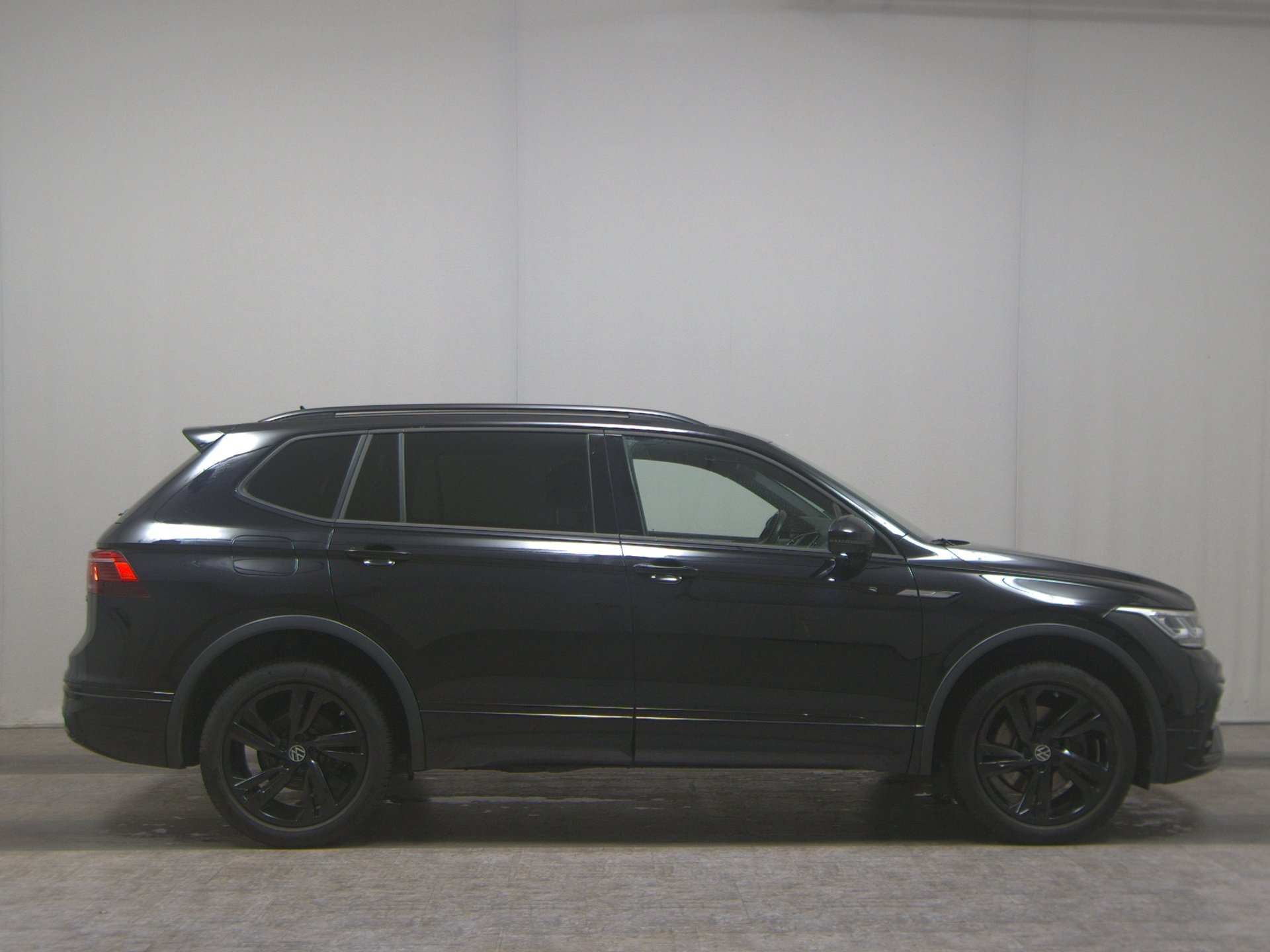 Volkswagen Tiguan Allspace 2.0 TDI 4M R-Line Navi LED HuD