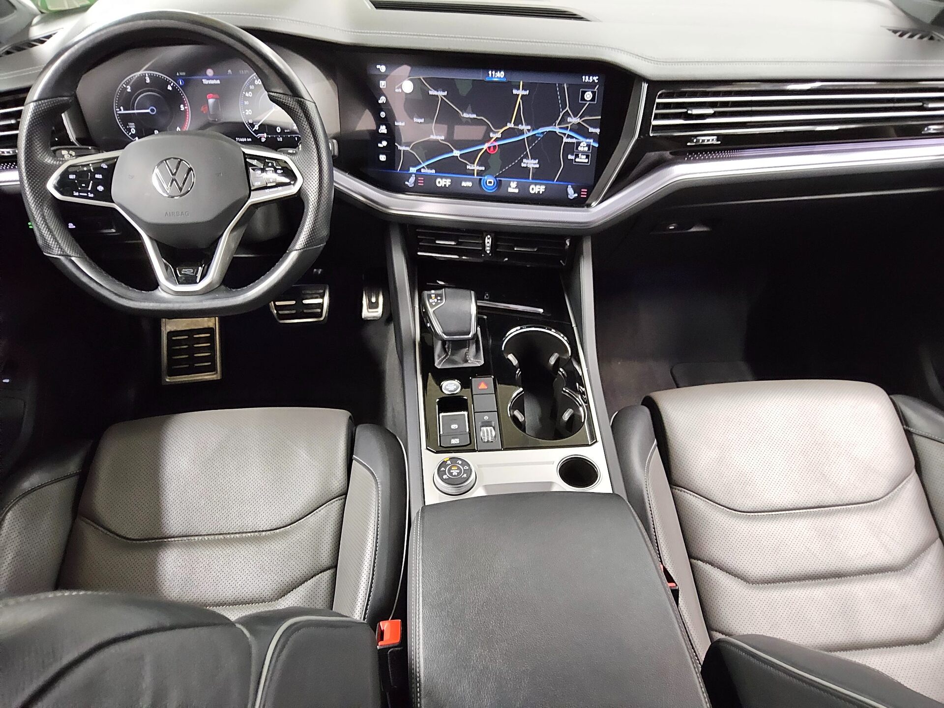 Volkswagen Touareg 3.0 TDI 4M R-Line Leder Navi LED AID Shz 5