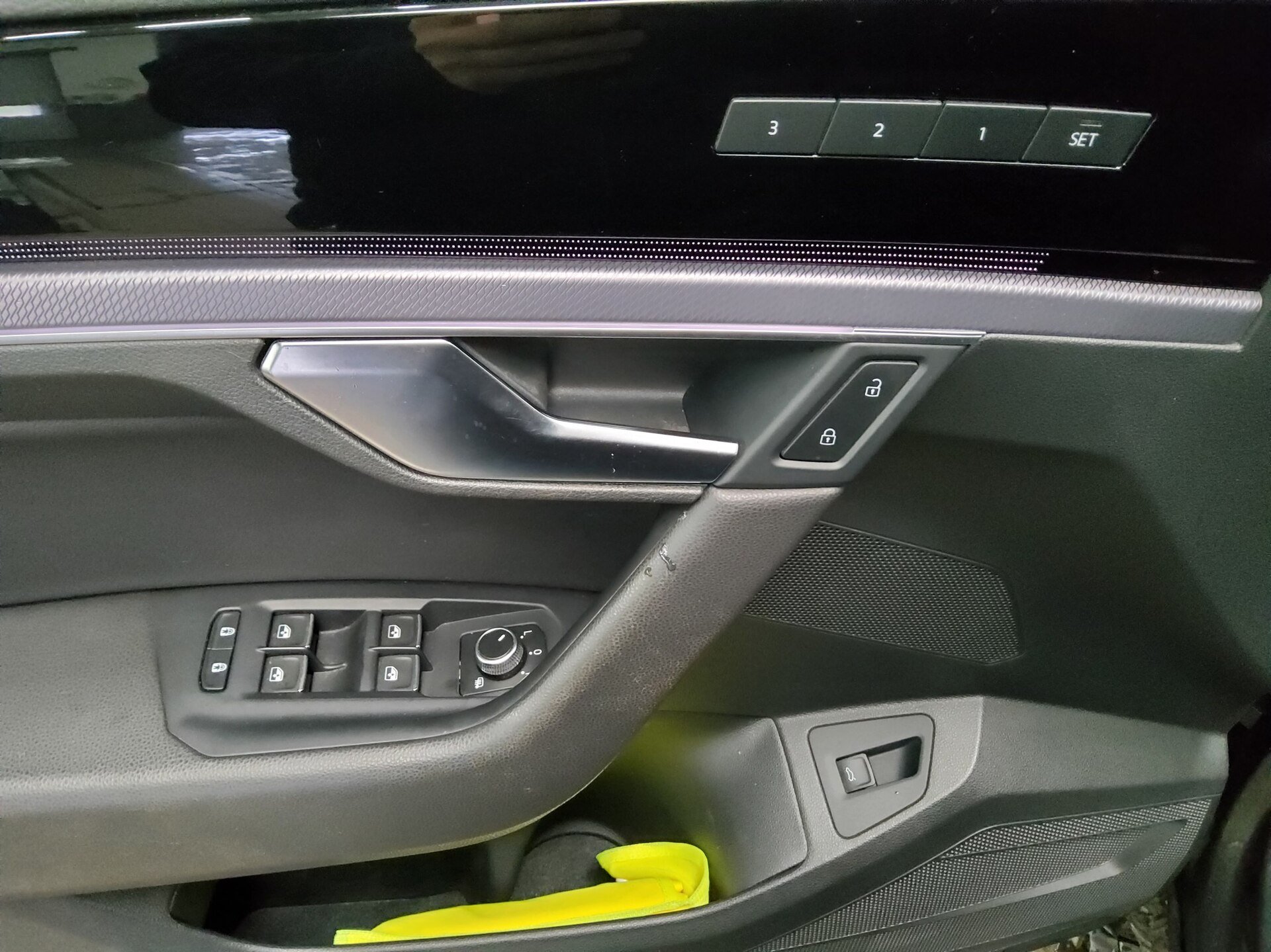 Volkswagen Touareg 3.0 TDI 4M R-Line Leder Navi LED AID RfK 10