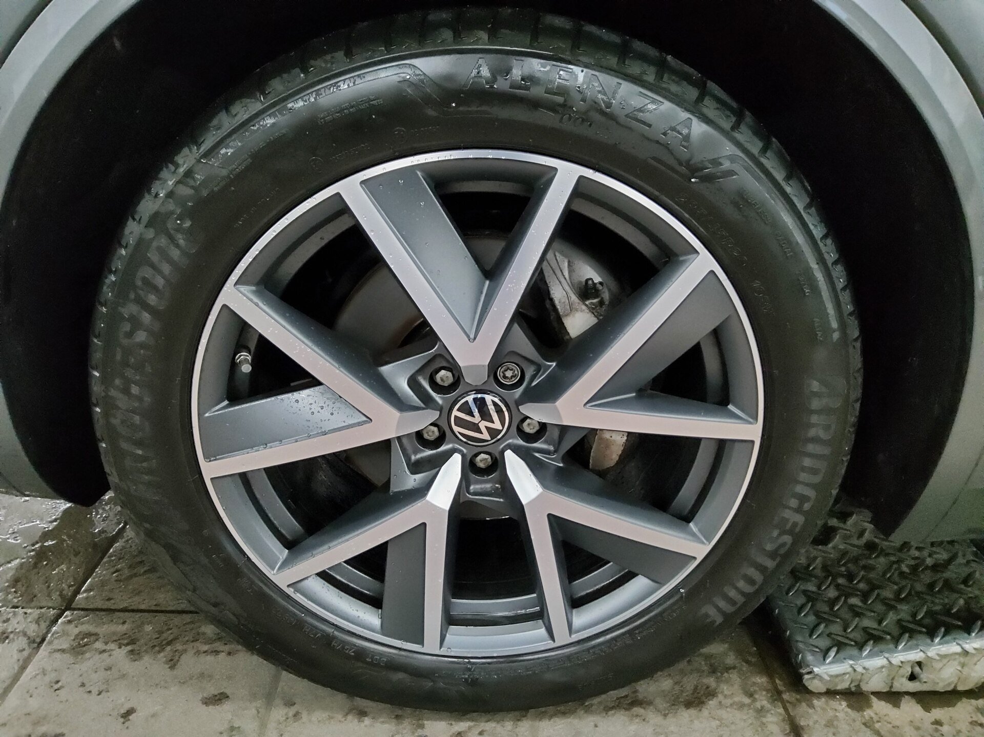 Volkswagen Touareg 3.0 TDI 4M R-Line Leder Navi LED AID RfK 11