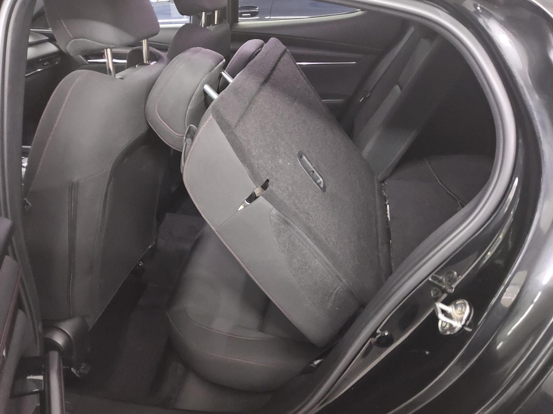Mazda 3 2.0 SKYACTIV-G Homura Navi LED RFK SHZ 12
