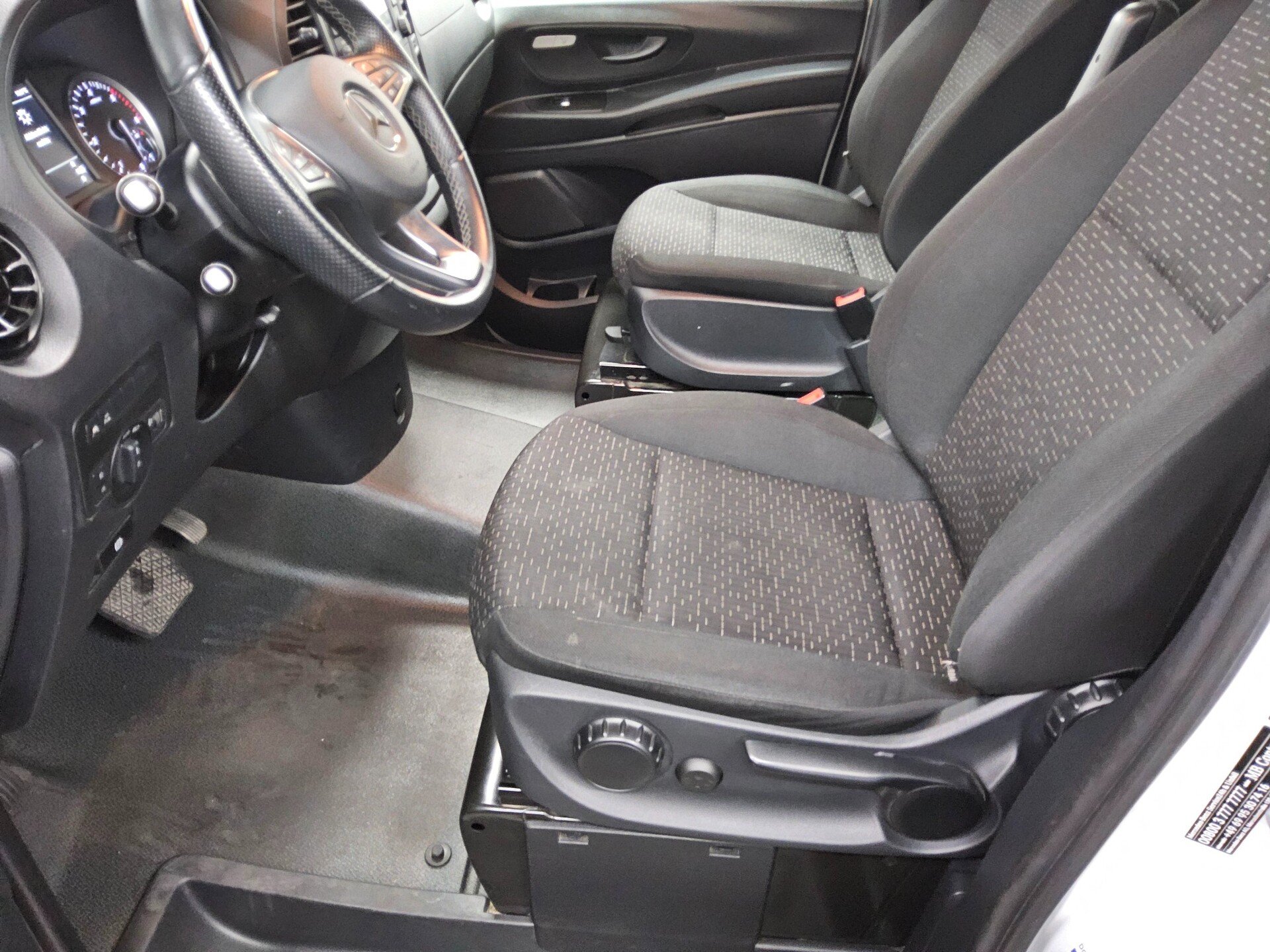 Mercedes-Benz Vito CDI Tourer Pro extralang 8-Sitzer Navi RfK 8