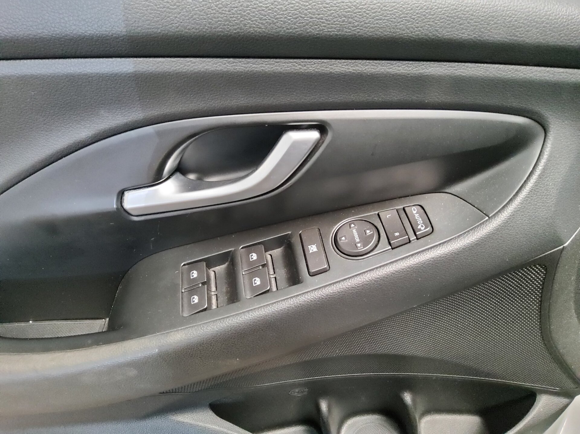 Hyundai i30 1.6 CRDI Style -Motorschaden- 9