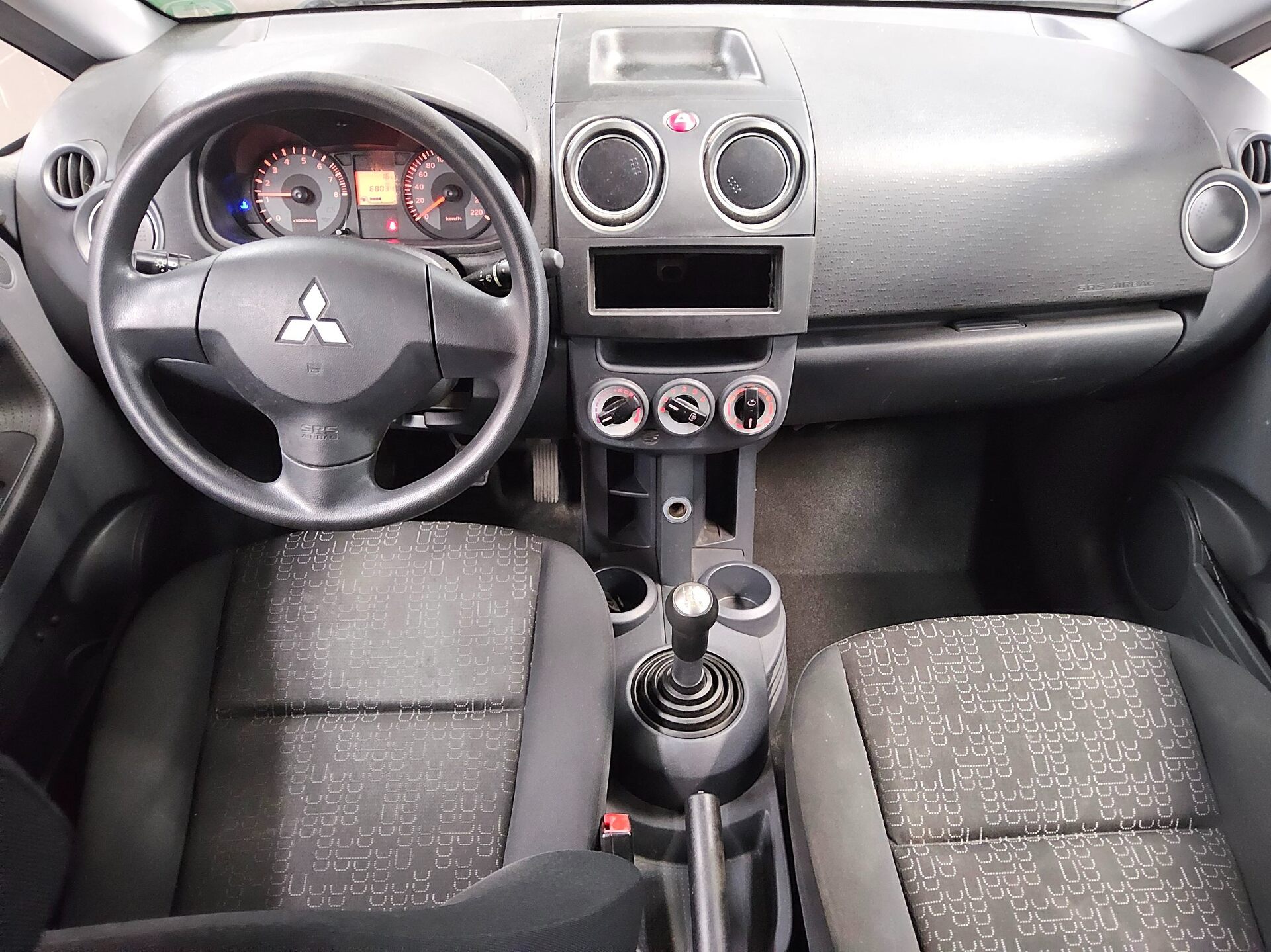 Mitsubishi Colt 1.1 ABS 5