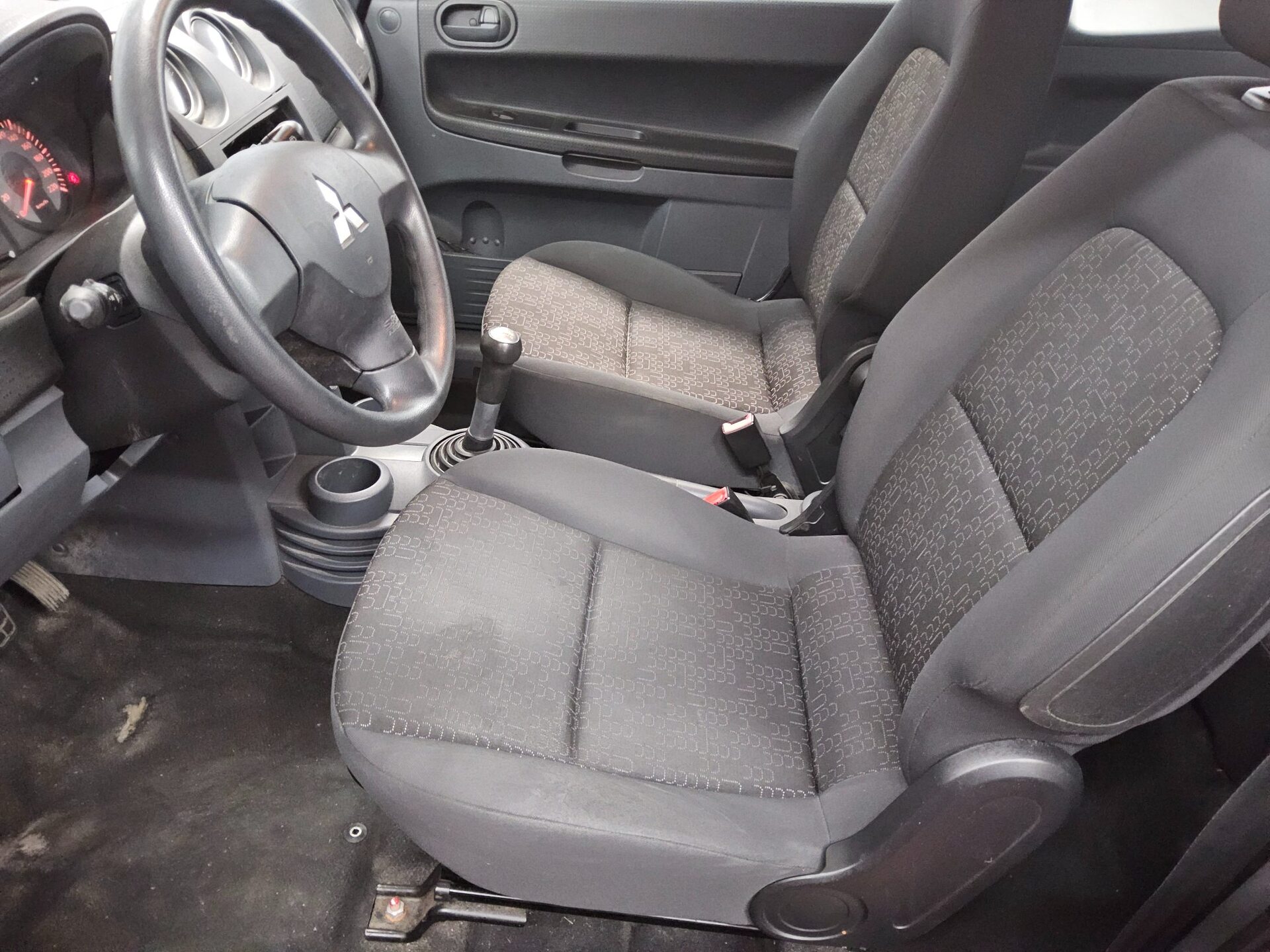 Mitsubishi Colt 1.1 ABS 8