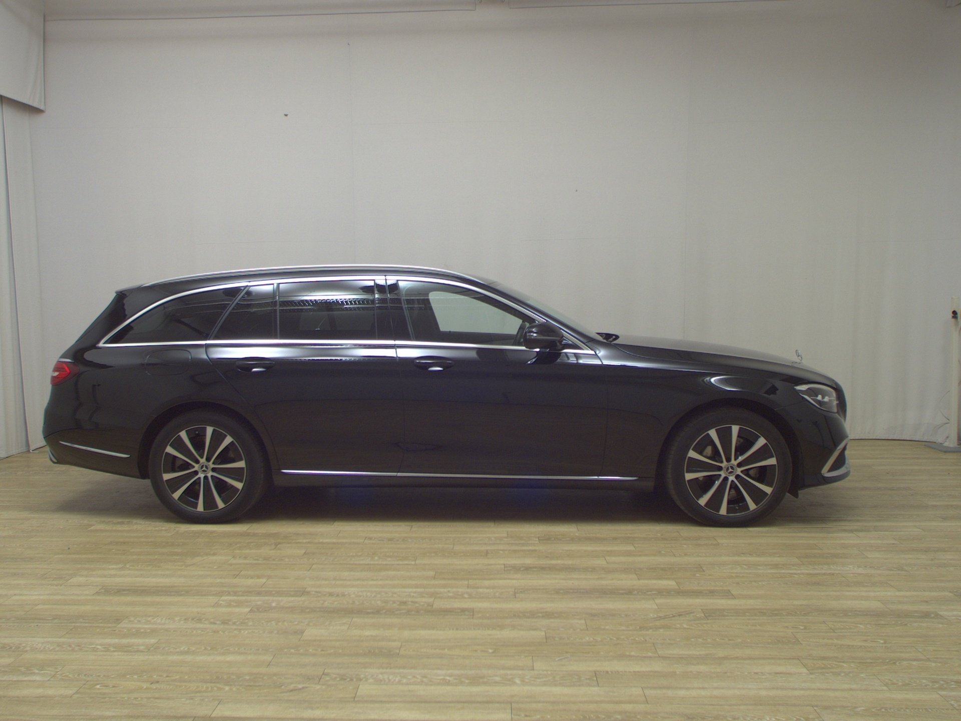 Mercedes-Benz E 300 T de 4M Exclusive T-Leder Navi LED RfK AHK