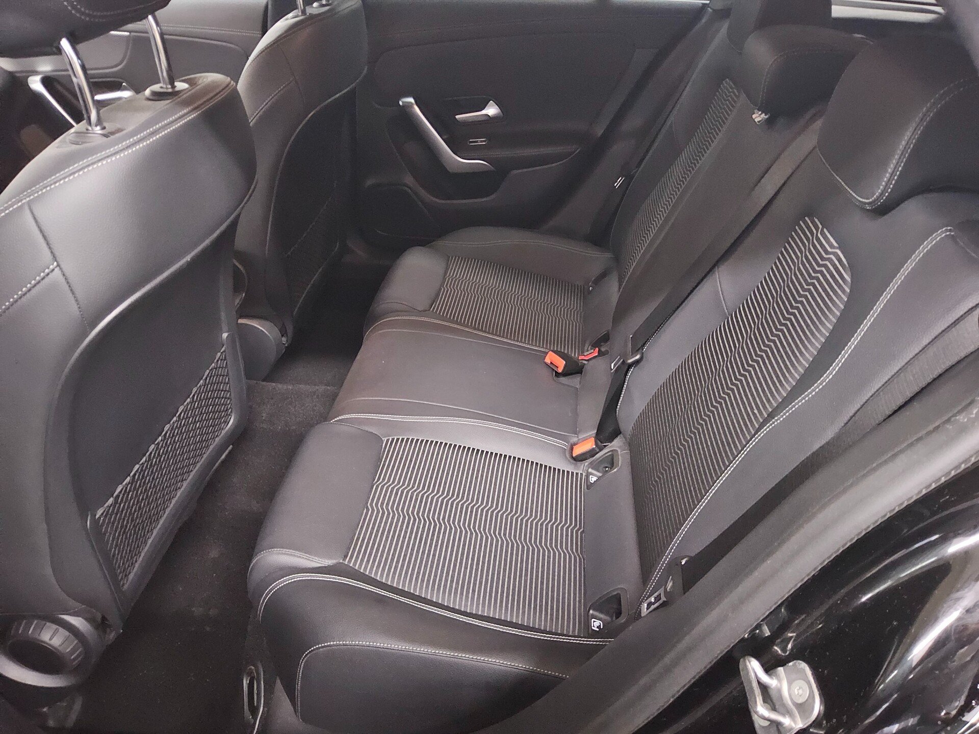 Mercedes-Benz CLA 200 SB d Progressive T-Leder Navi LED RfK 13