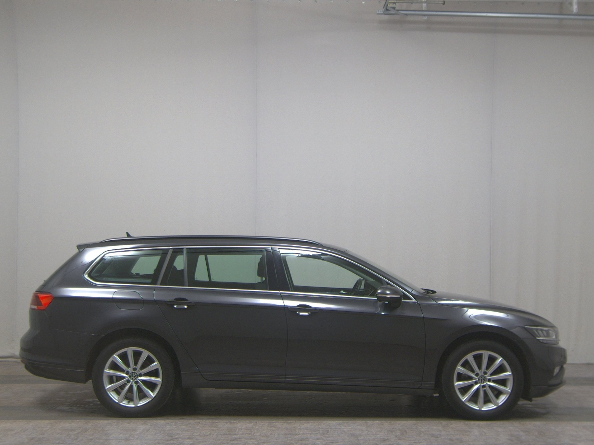 Volkswagen Passat Var. 1.5 TSI Business Nav LED AID RFK AHK