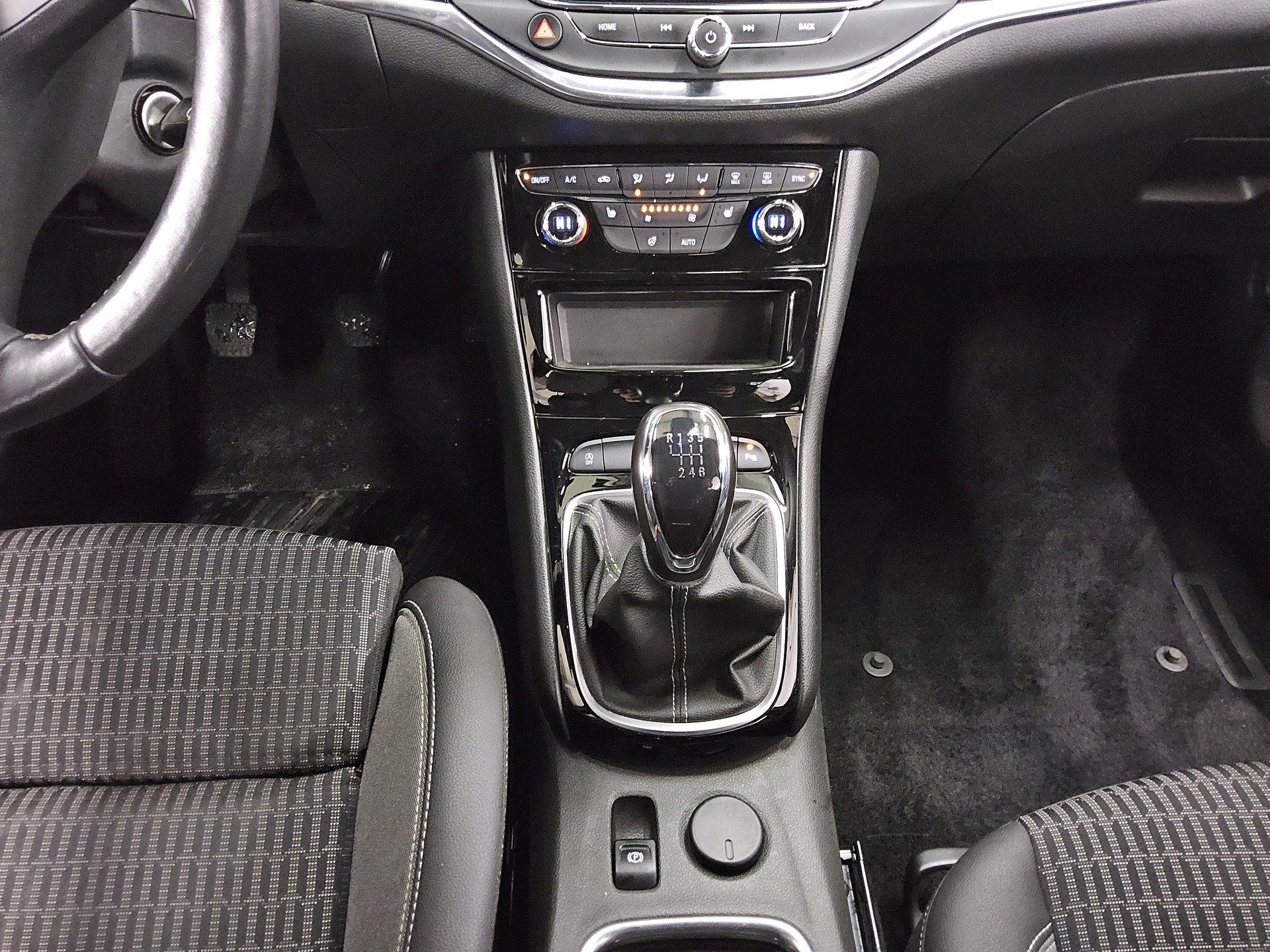 Opel Astra ST 1.5 D Business Ed. T-Leder Navi LED PDC 6
