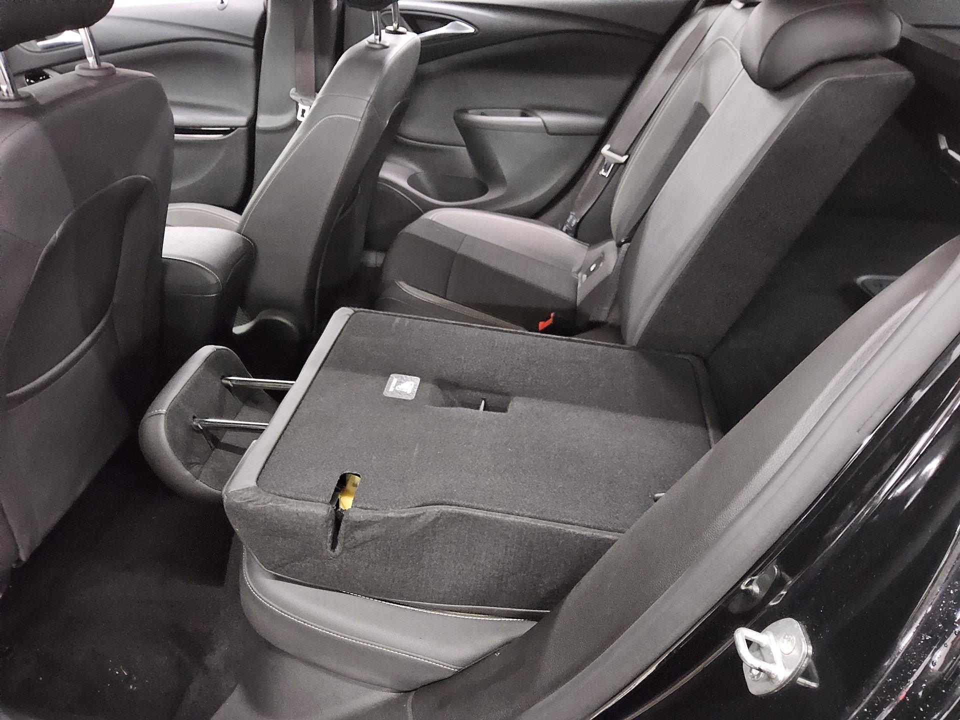 Opel Astra ST 1.5 D Business Ed. T-Leder Navi LED PDC 12