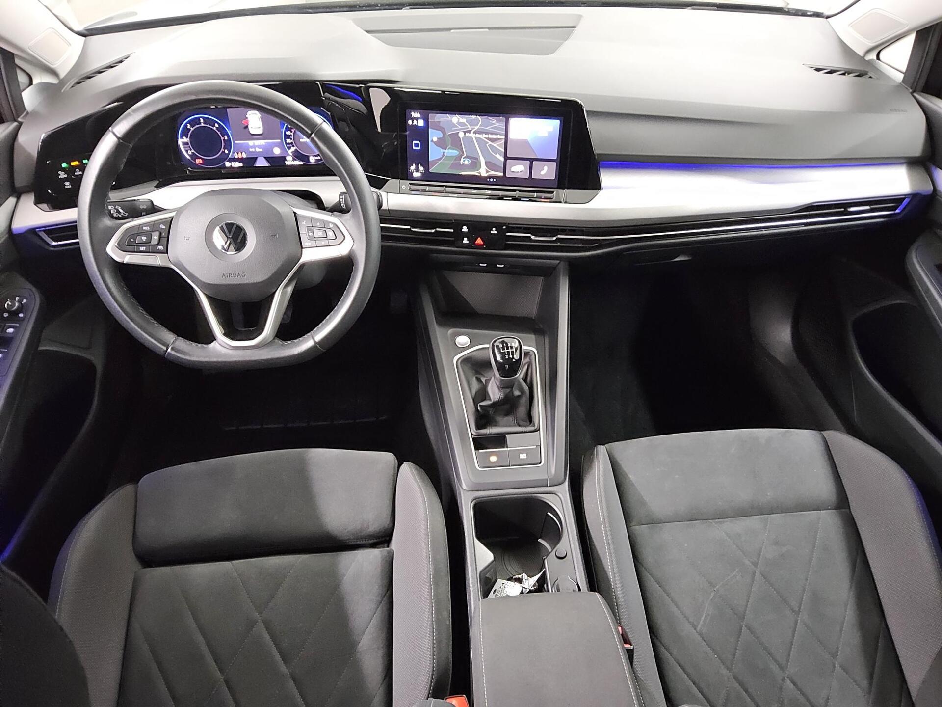 Volkswagen Golf-8 2.0 TDI Life Navi LED+ DC ACC PDC Shz BT 5