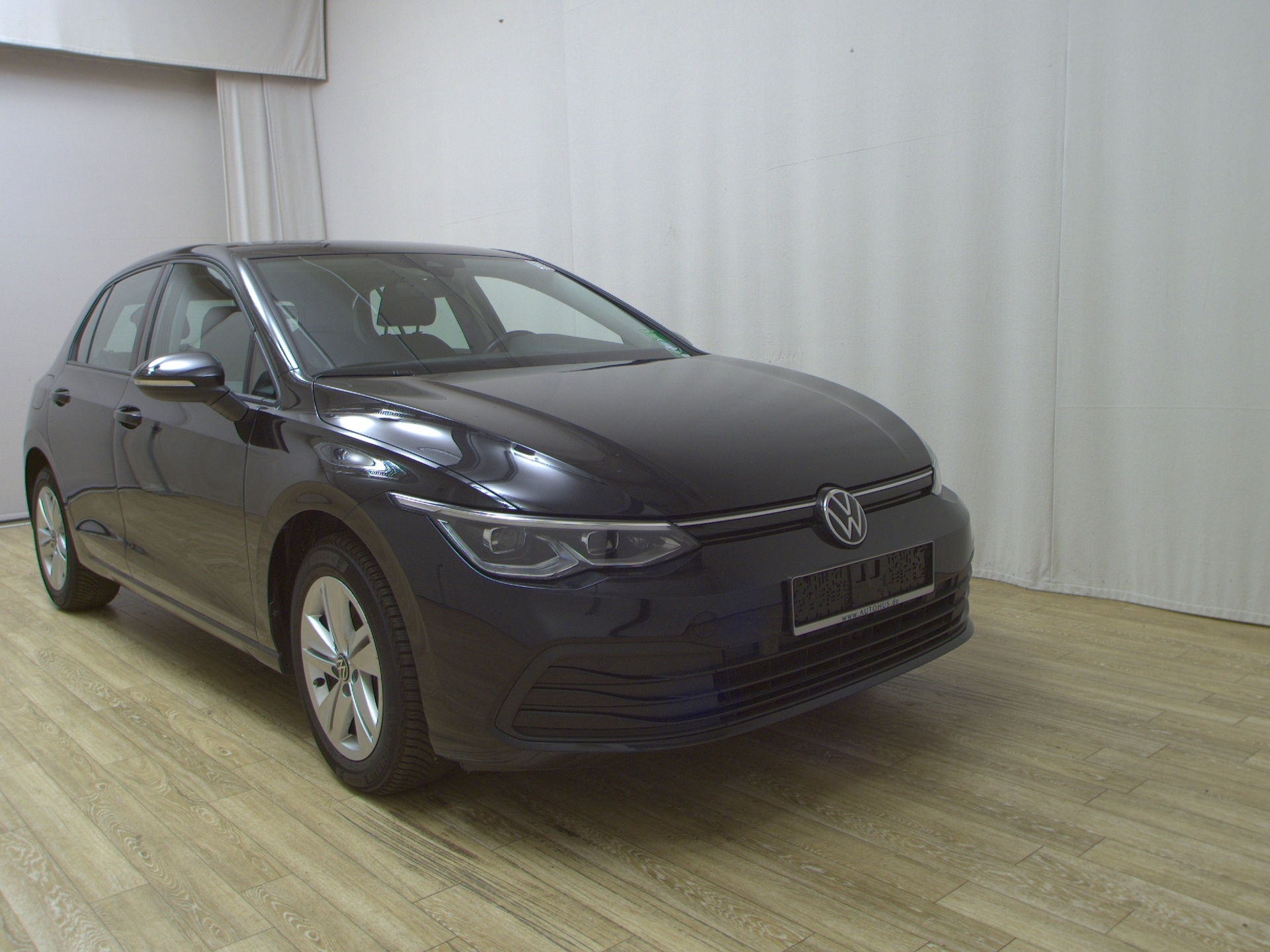 Volkswagen Golf-8 2.0 TDI Life Navi LED+ DC ACC PDC Shz BT 3