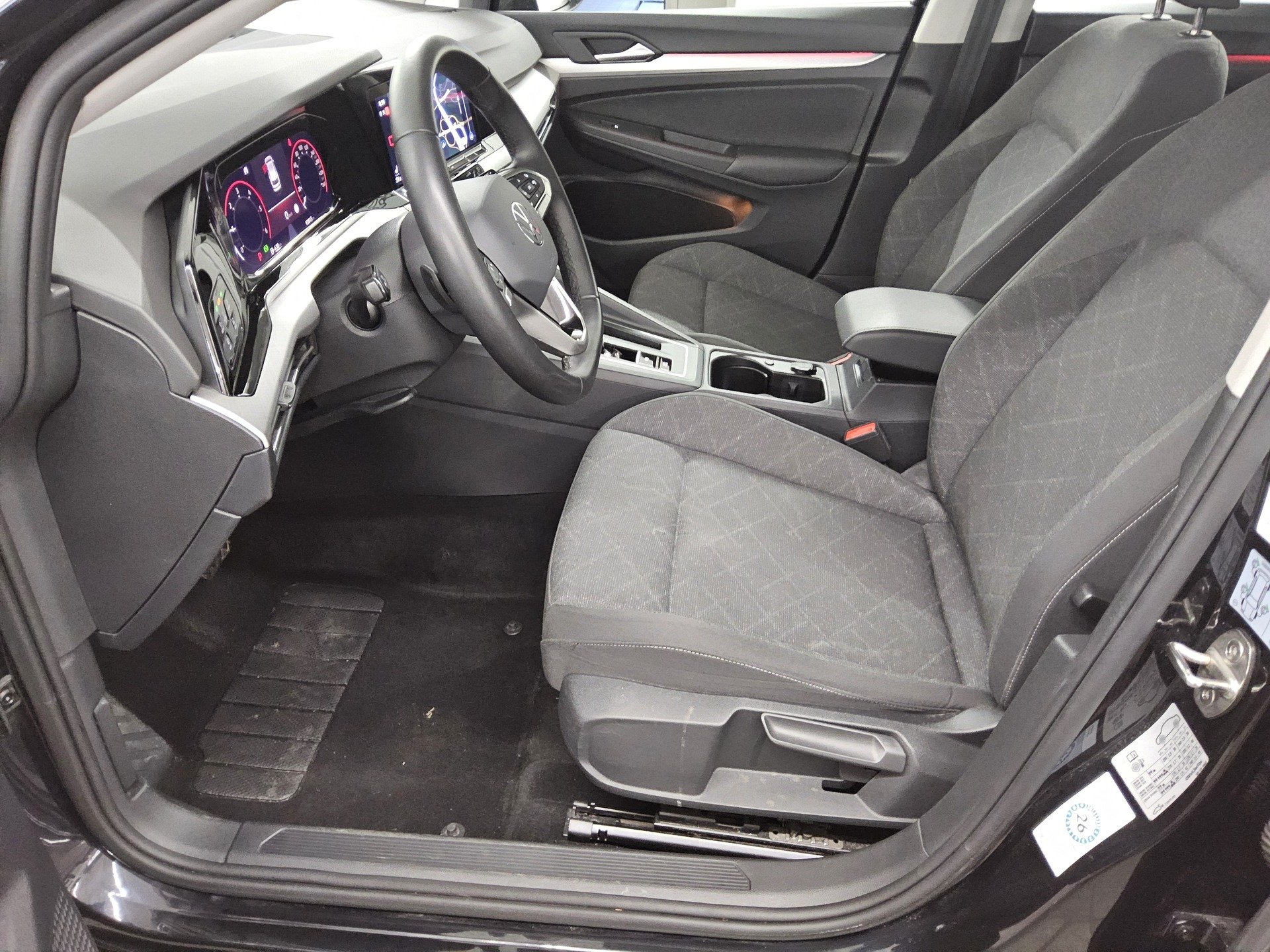 Volkswagen Golf-8 Var. 2.0 TDI Life Navi DC LED+ ACC 9