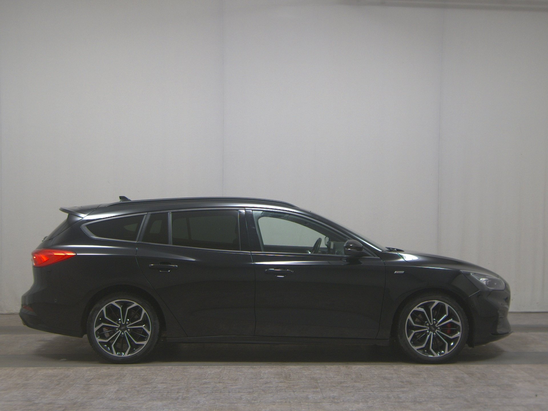 Ford Focus Turnier 1.5 EB ST-Line X Navi LED DC RfK