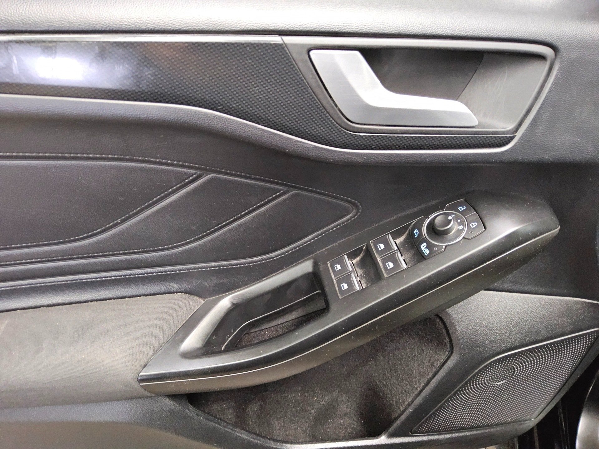 Ford Focus Turnier 1.5 EB ST-Line X Navi LED DC RfK 10