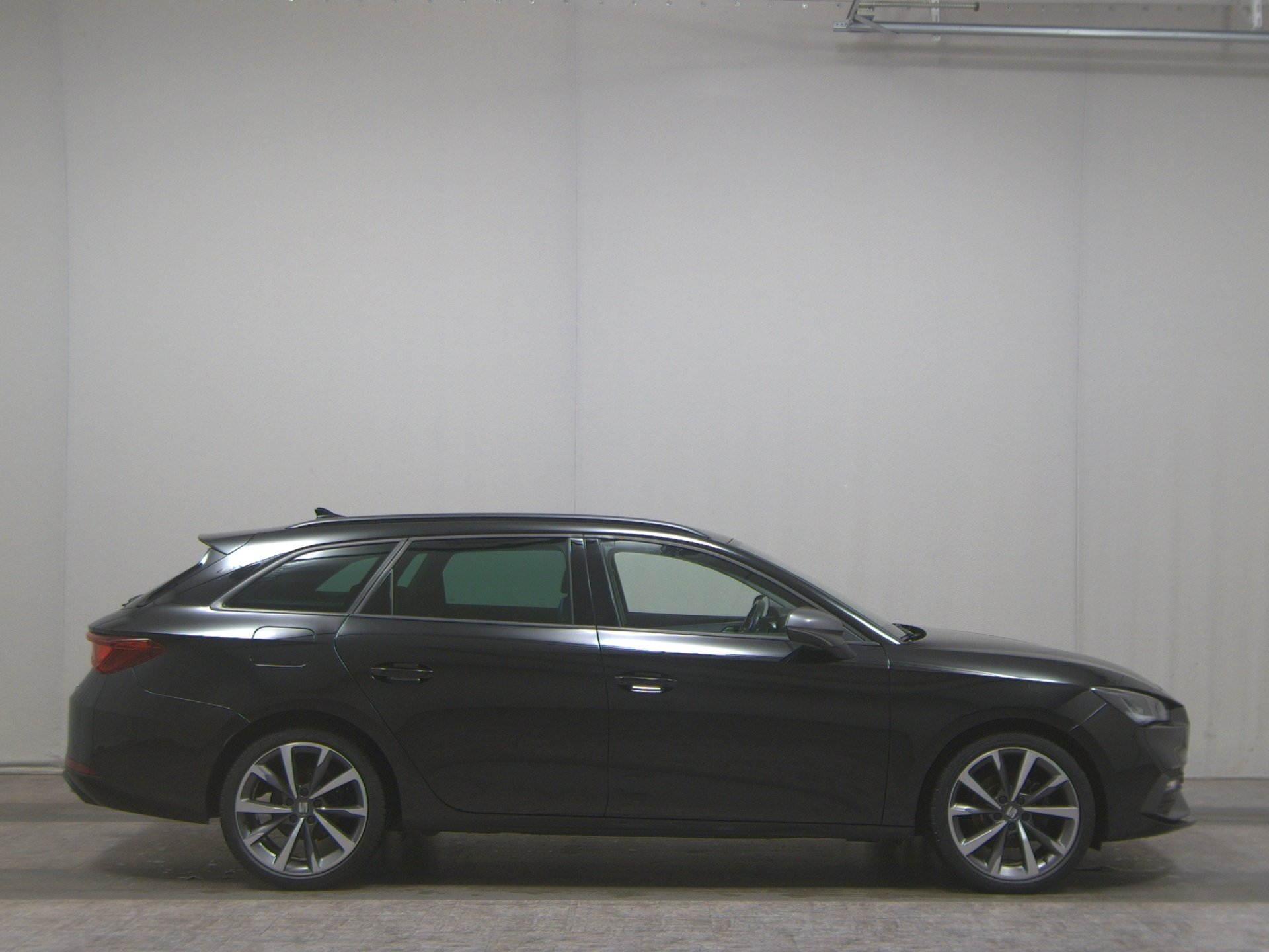 Seat Leon Sportstourer 1.5 eTSI FR AHK Navi vc RfK
