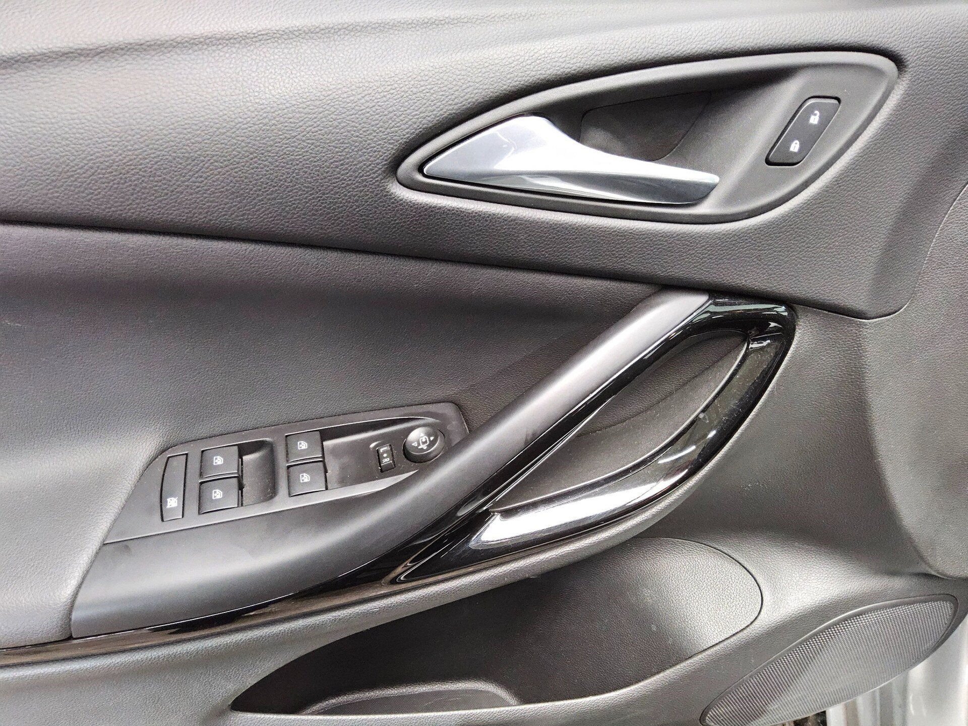 Opel Astra ST 1.2 Turbo Elegance T-Leder Navi RfK PDC 9