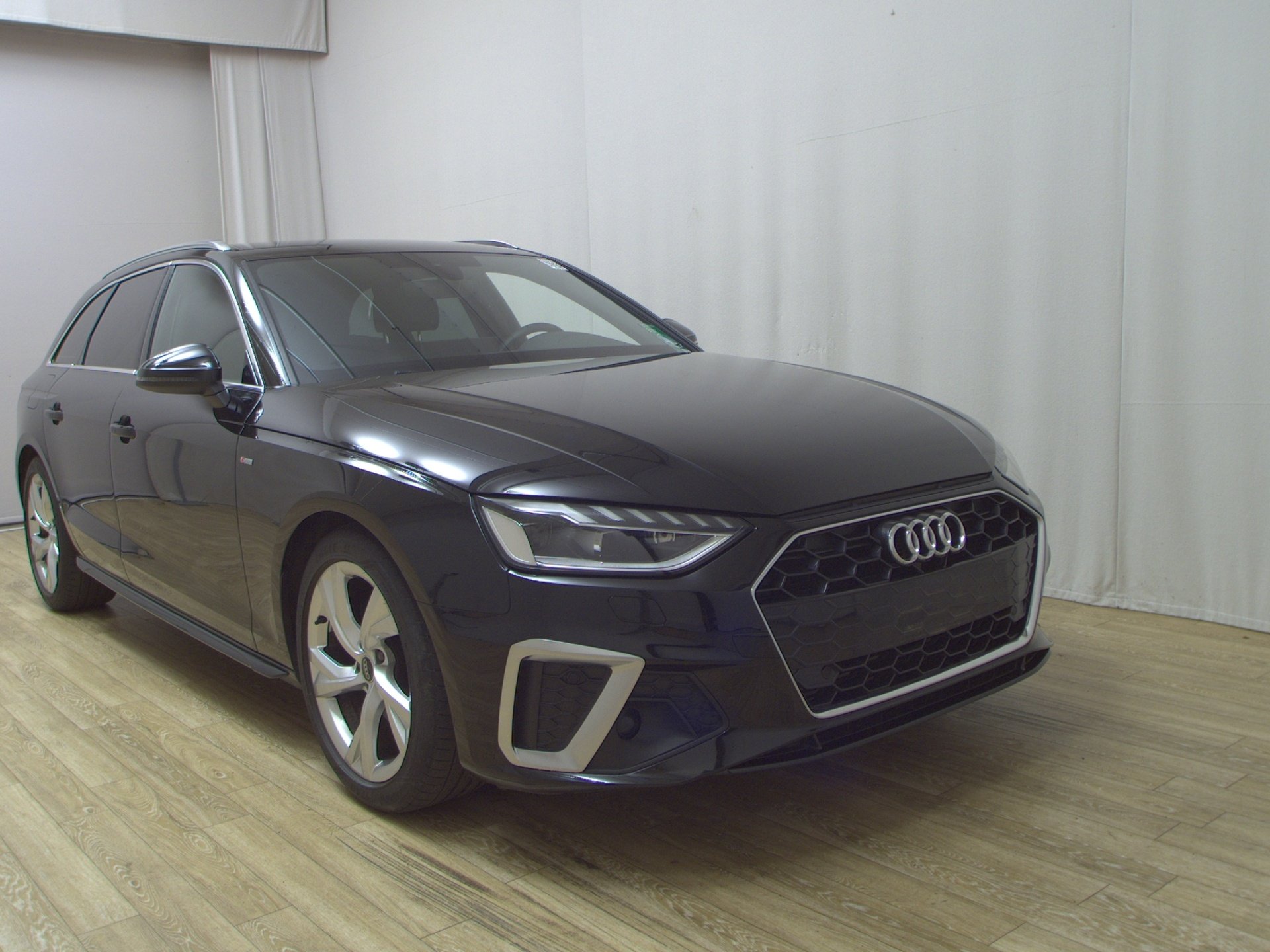 Audi A4 Avant 35 TFSI S-Line Leder Navi LED Sound RFK 3