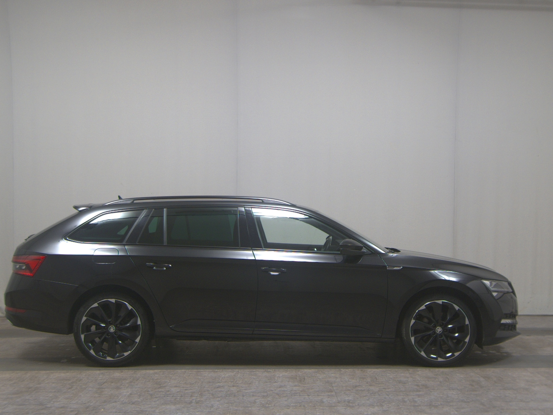 Skoda Superb Kombi 1.4 TSI iV SportLine Nav vc LED AHK