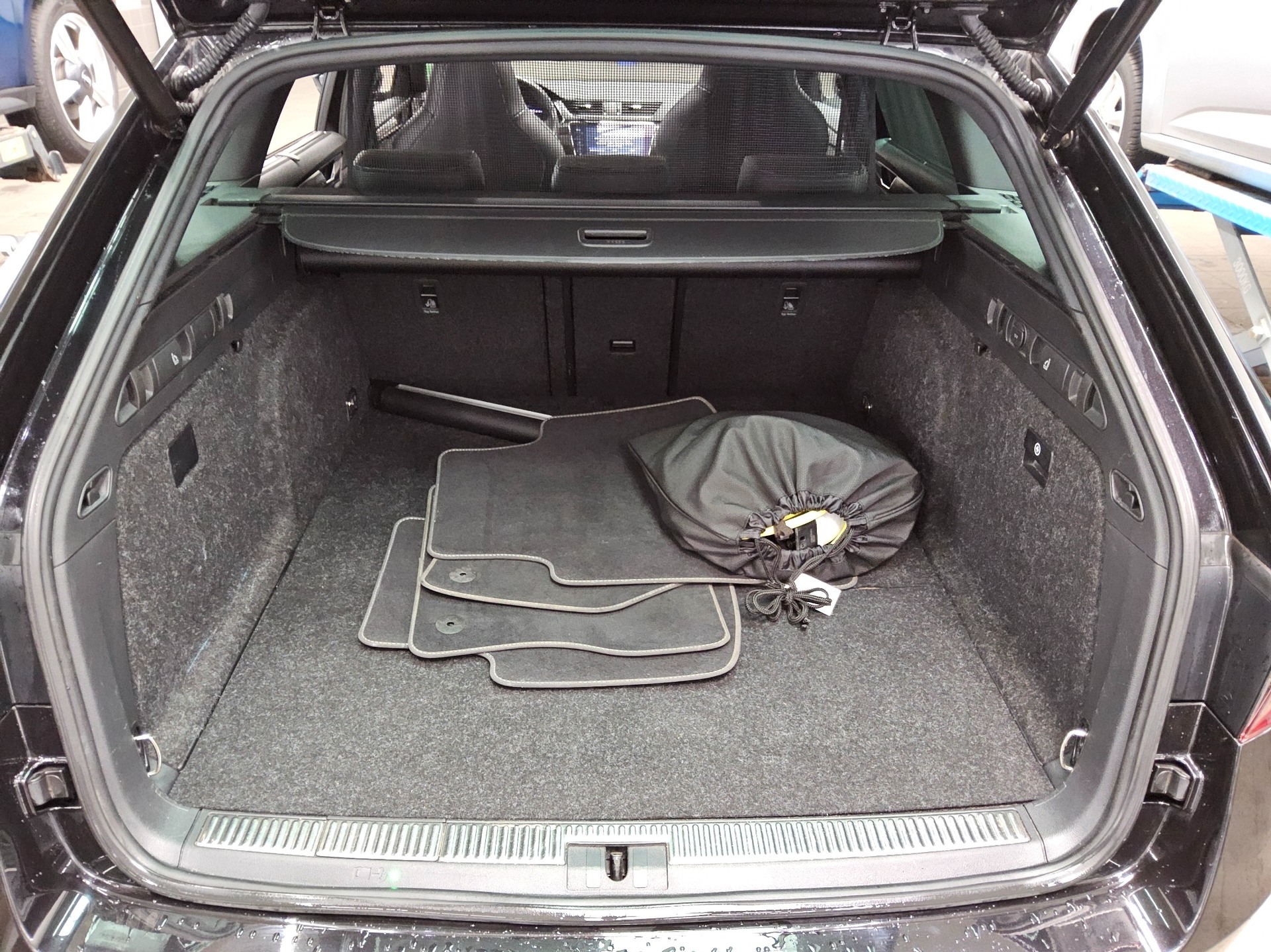 Skoda Superb Kombi 1.4 TSI iV SportLine Nav vc LED AHK 13