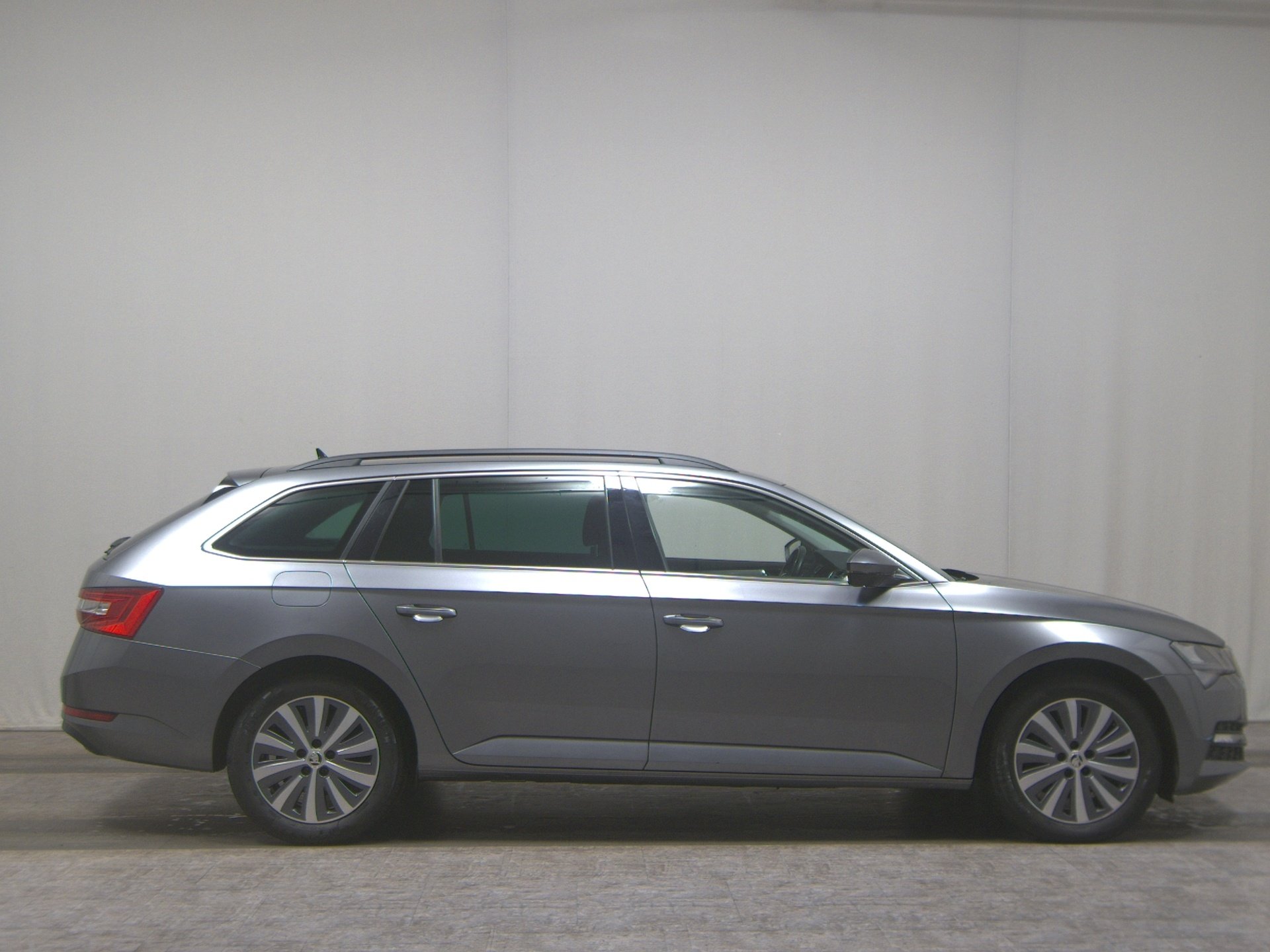 Skoda Superb Kombi 2.0 TDI Ambition Navi AID RFK AHK