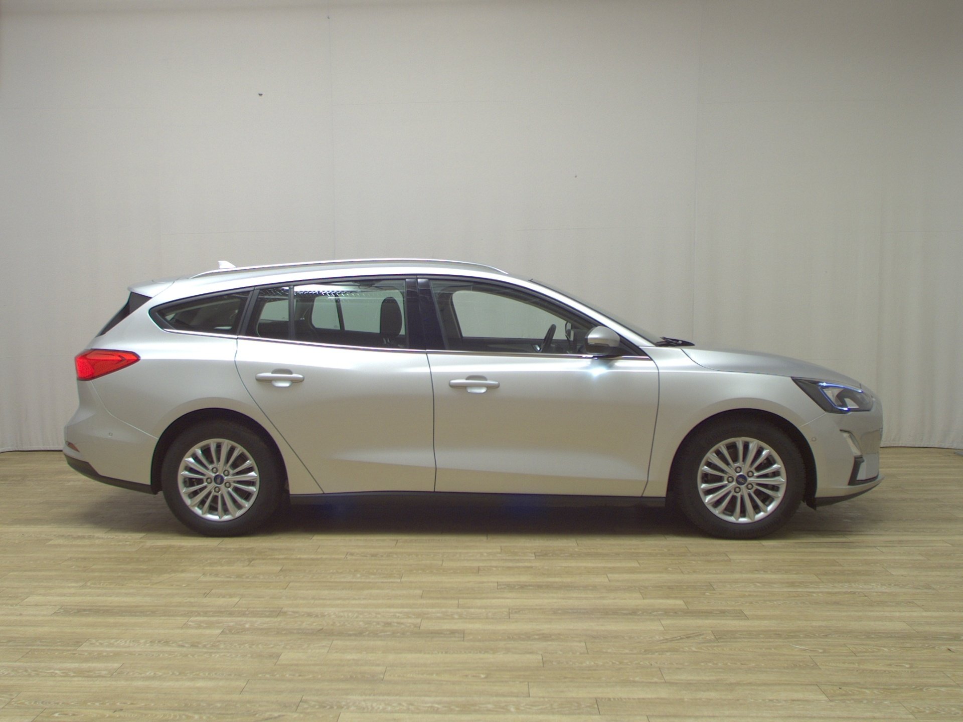 Ford Focus Turnier 1.0 EB Titanium Navi LED RFK Shz