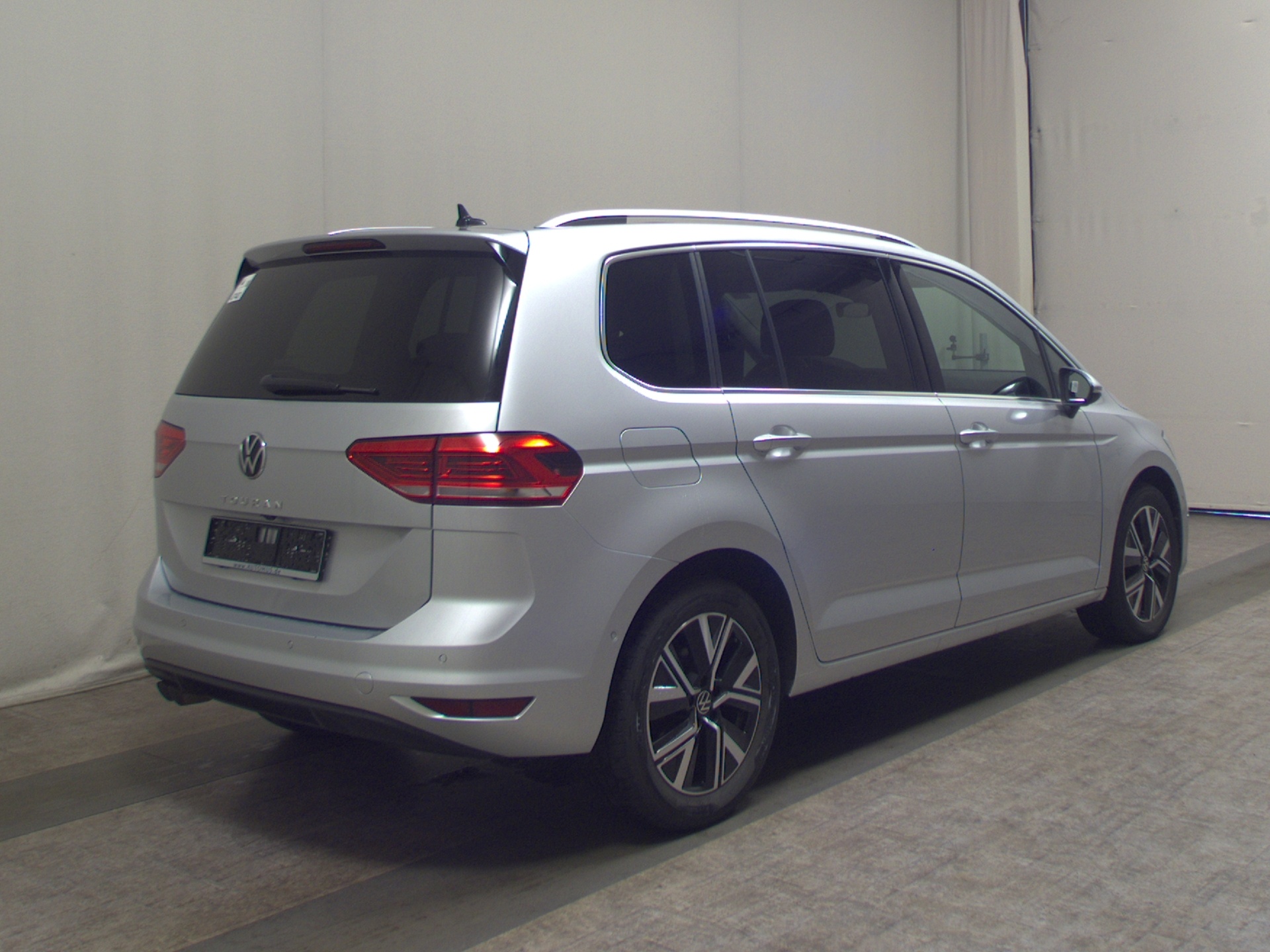 Volkswagen Touran 2.0 TDI Highline Navi LED AID Pano AHK 4