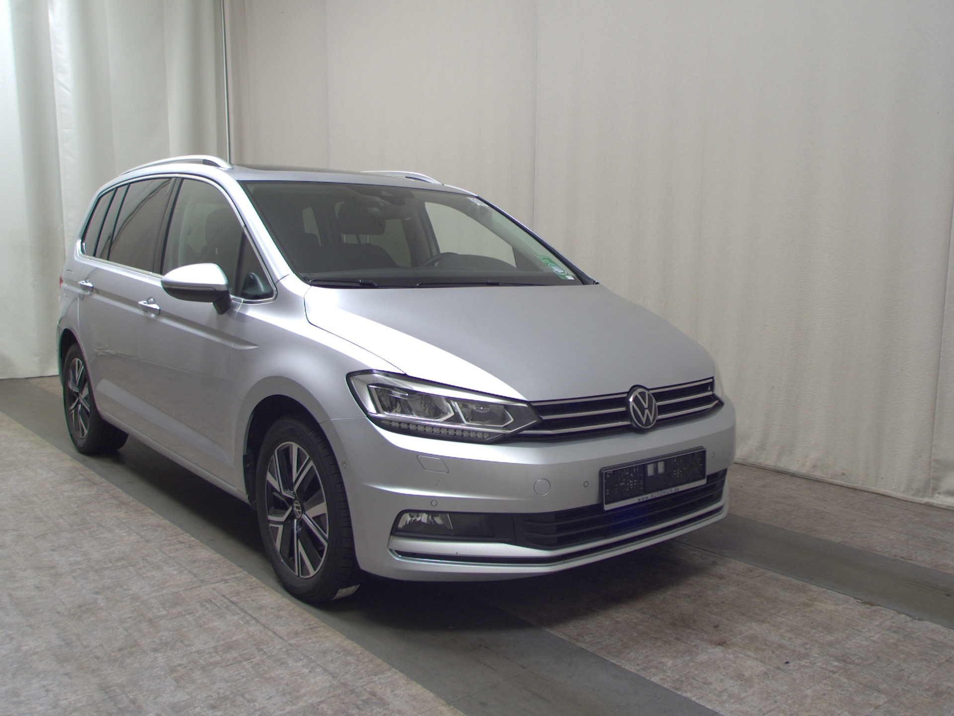 Volkswagen Touran 2.0 TDI Highline Navi LED AID Pano AHK 3