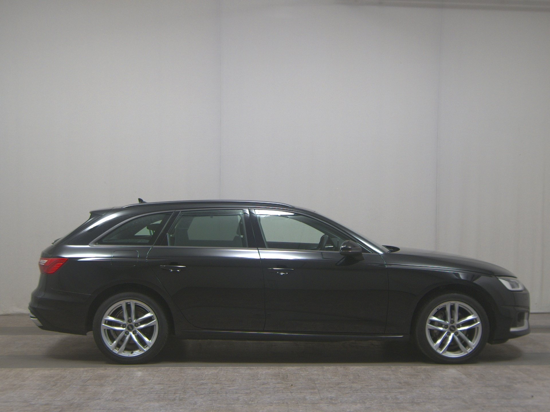 Audi A4 Avant 40 TDI advanced Leder Navi LED vc RfK