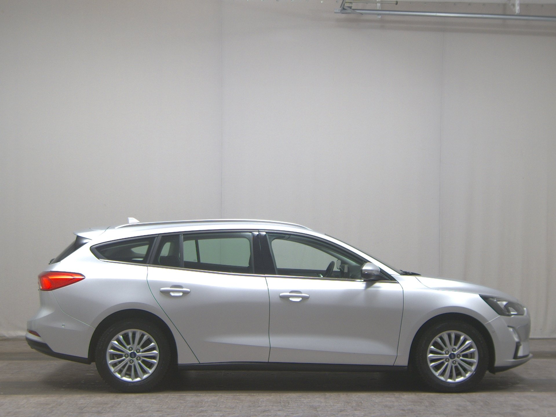 Ford Focus Turnier 1.0 EB Titanium Navi LED Shz RFK