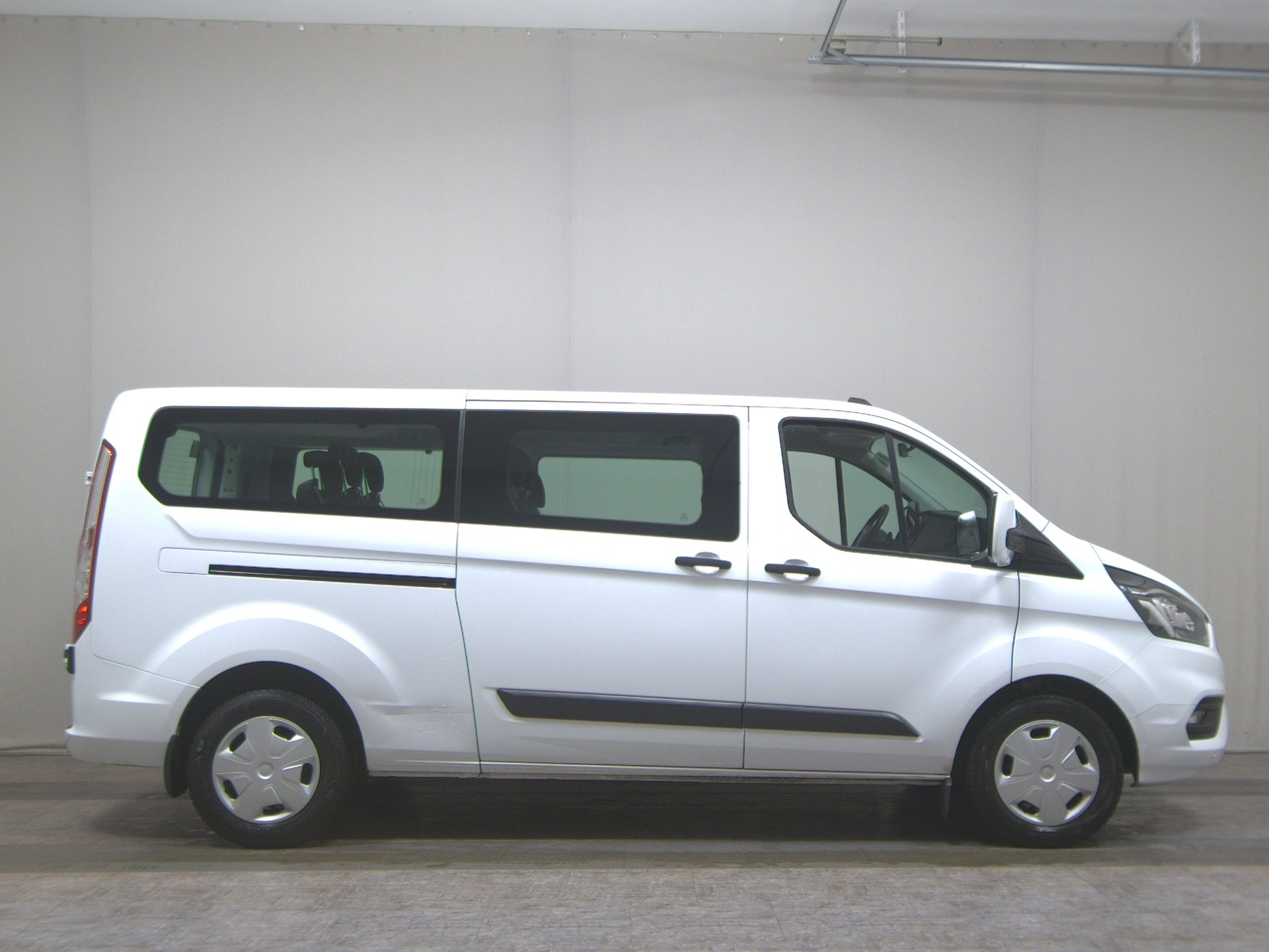 Ford Transit Custom 2.0 EB Trend L2 8-Sitze Navi PDC