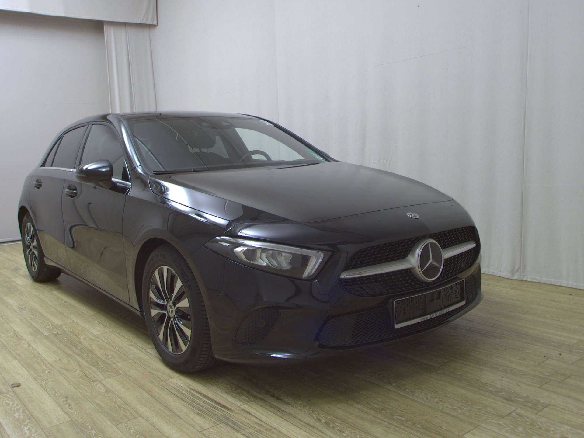 Mercedes-Benz A 200 d Leder Navi LED RfK PDC Shz Distronic+ 3