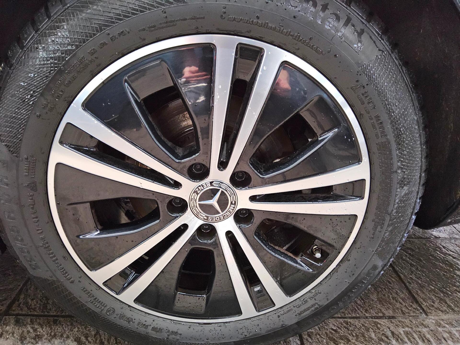 Mercedes-Benz E 220 d Avantgarde T-Leder Navi LED StHzg Distr+ 11